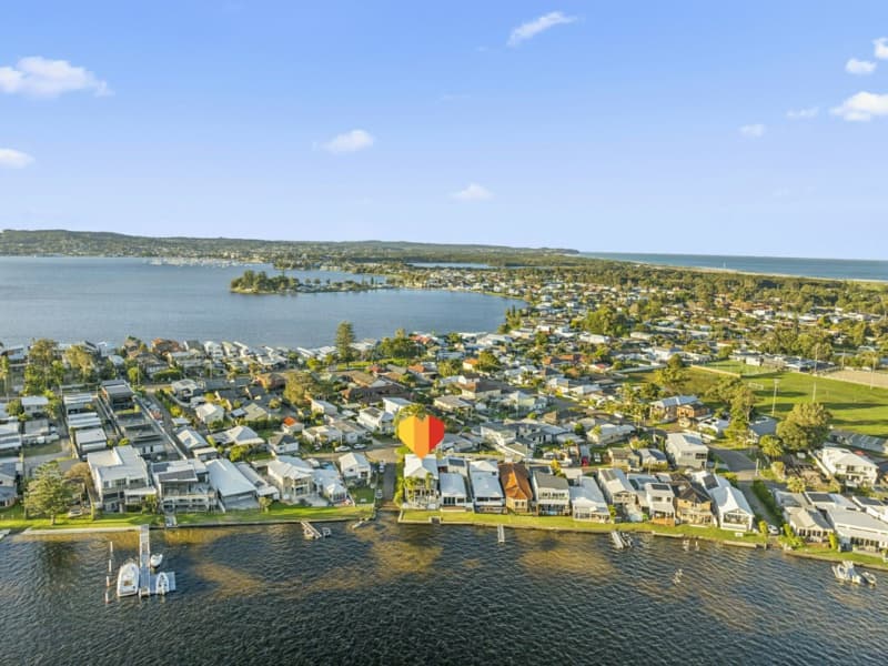 1 Marks Parade, Marks Point, Marks Point - Image 1