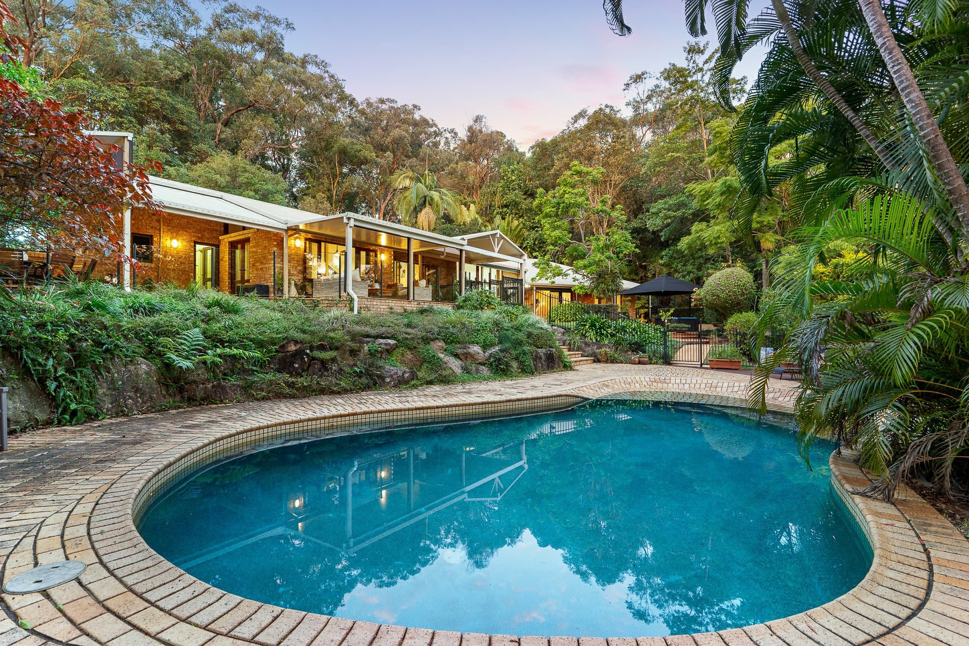14-16 Aerie Court, Springwood, Springwood - Thumbnail 3