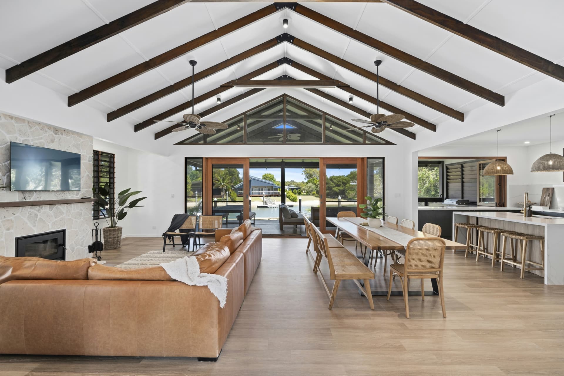 10 Kookaburra Crt, South Stradbroke, South Stradbroke - Thumbnail 2