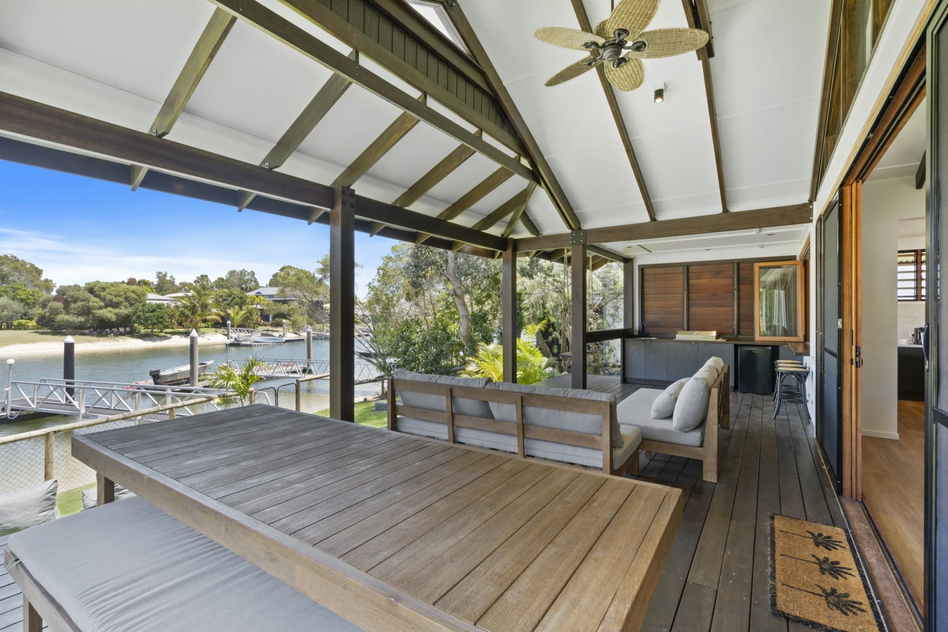 10 Kookaburra Crt, South Stradbroke, South Stradbroke - Thumbnail 4