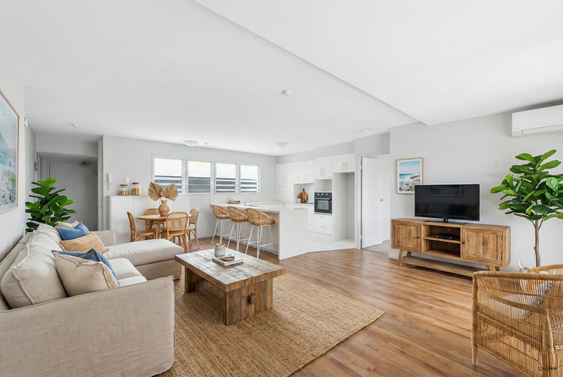 1B/828 Pacific Parade, Currumbin, Currumbin - Thumbnail 2