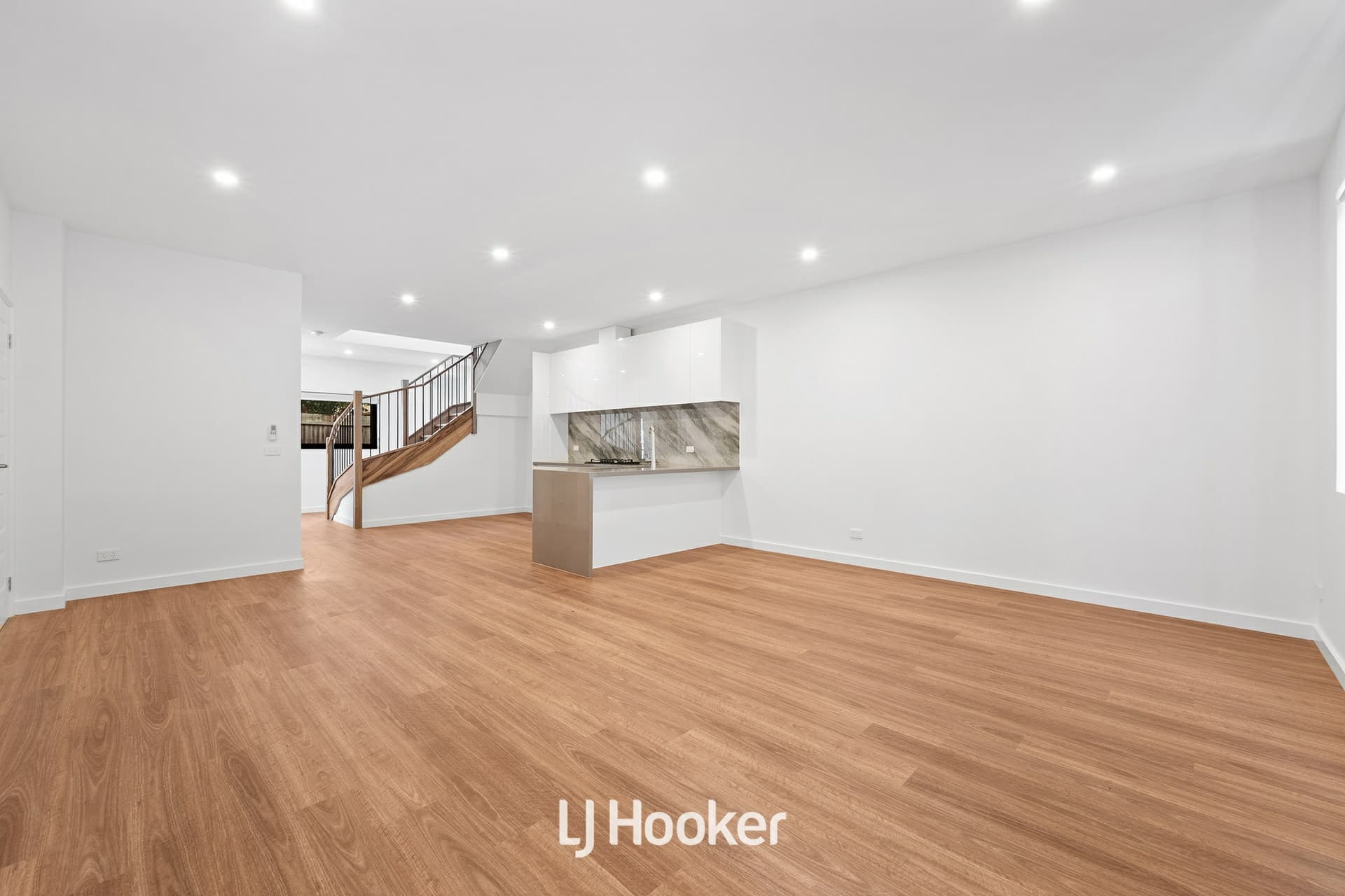 2/8 Vizard Street, Dandenong, Dandenong - Thumbnail 3