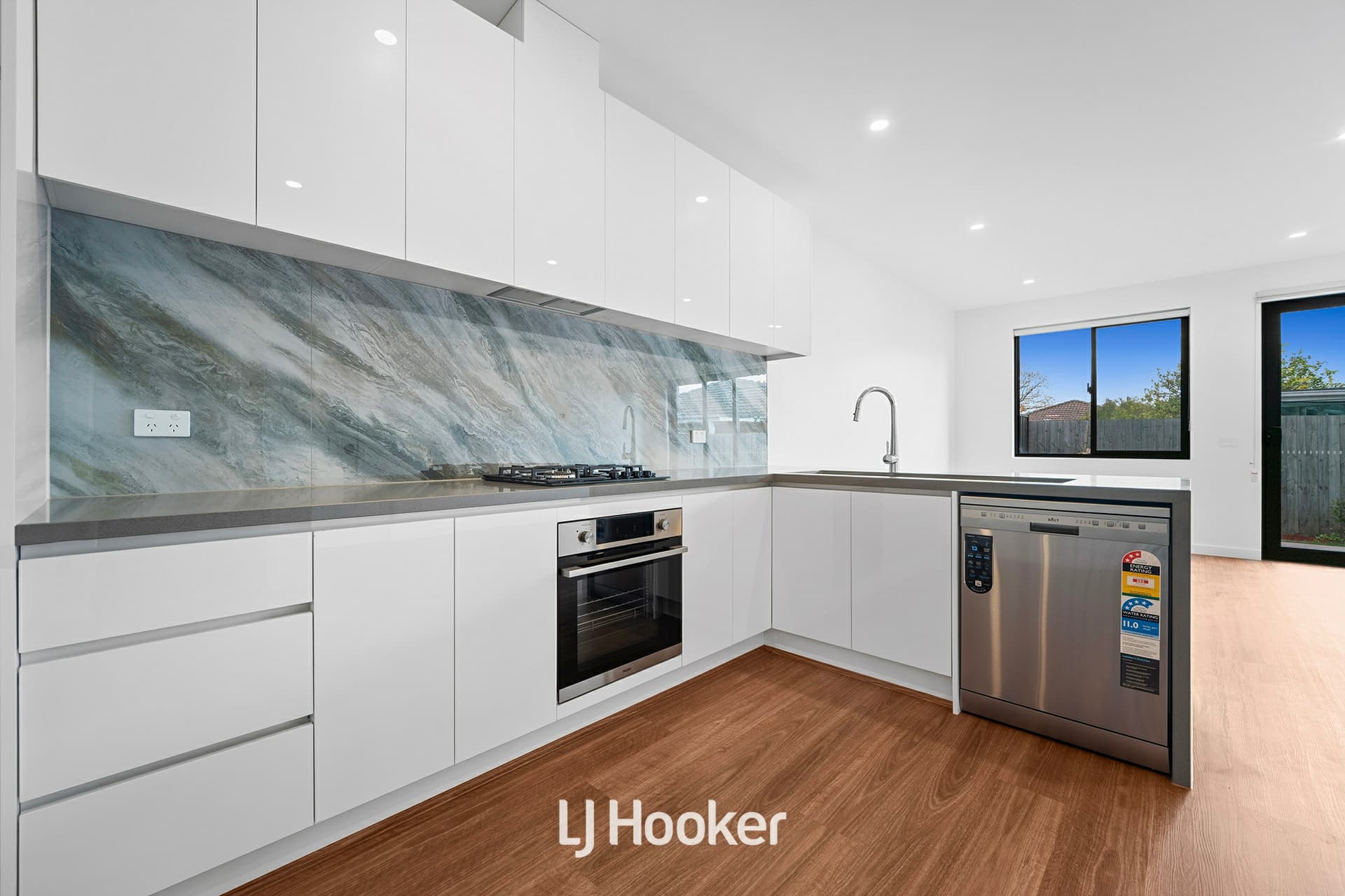 2/8 Vizard Street, Dandenong, Dandenong - Thumbnail 5