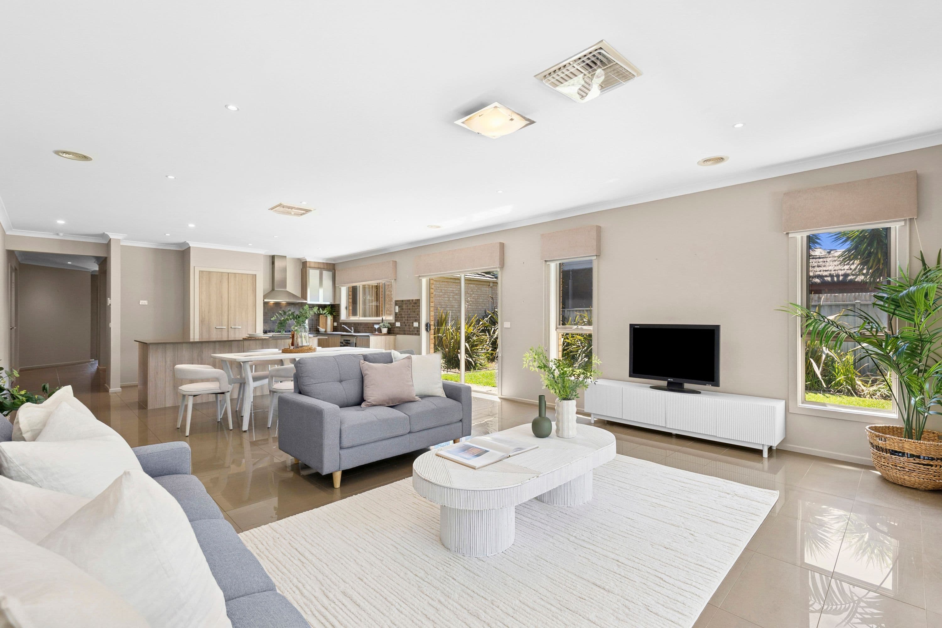 112 Eastlakes Boulevard, Lara VIC 3212, Lara - Thumbnail 2