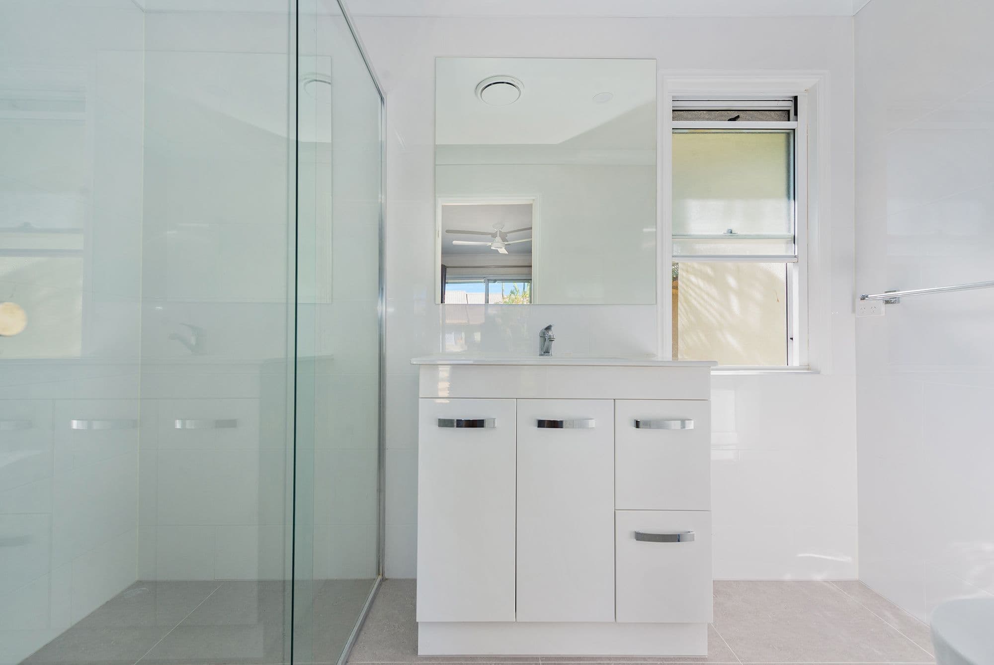 215 Cottesloe Drive, Mermaid Waters QLD 4218, Mermaid Waters - Thumbnail 3