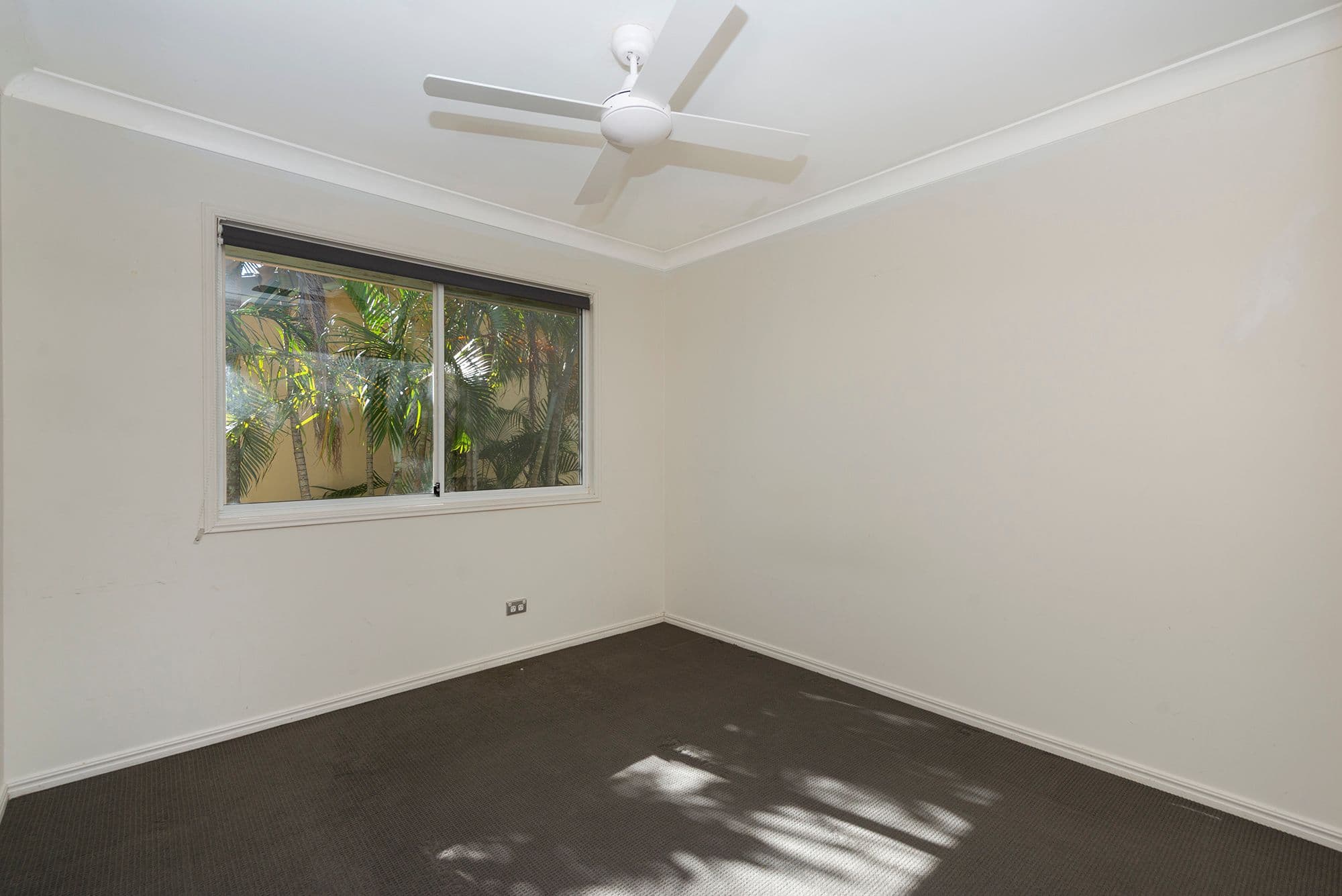 215 Cottesloe Drive, Mermaid Waters QLD 4218, Mermaid Waters - Thumbnail 4