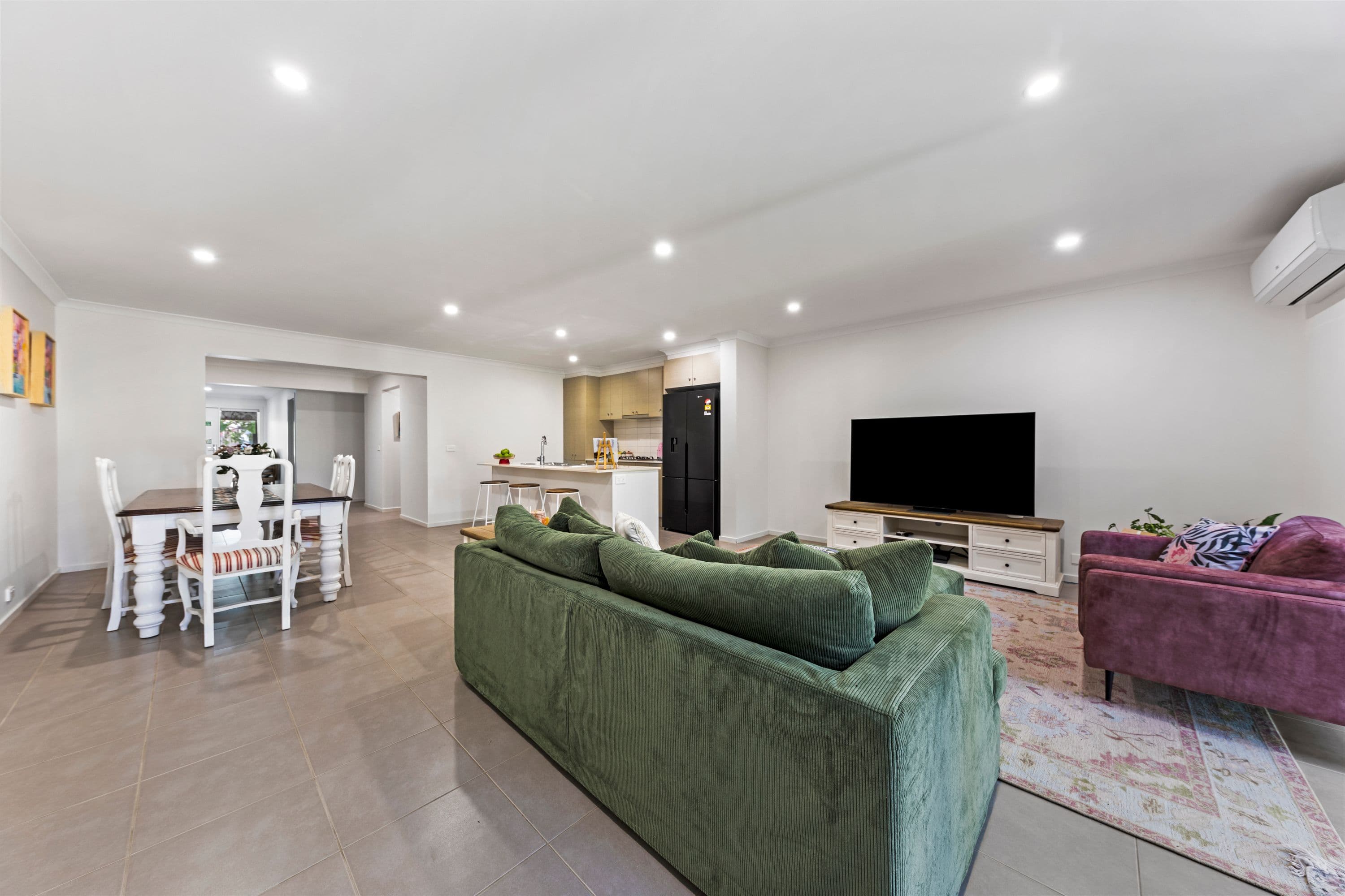 14 Debra Avenue, Pakenham VIC 3810, Pakenham - Thumbnail 4