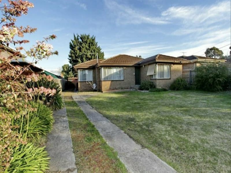 10 Rolling Meadows Drive, Sunbury, Sunbury - Image 1