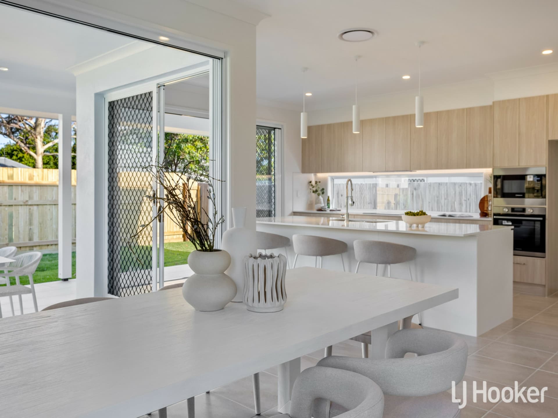 37 King Street, Woody Point, Woody Point - Thumbnail 5