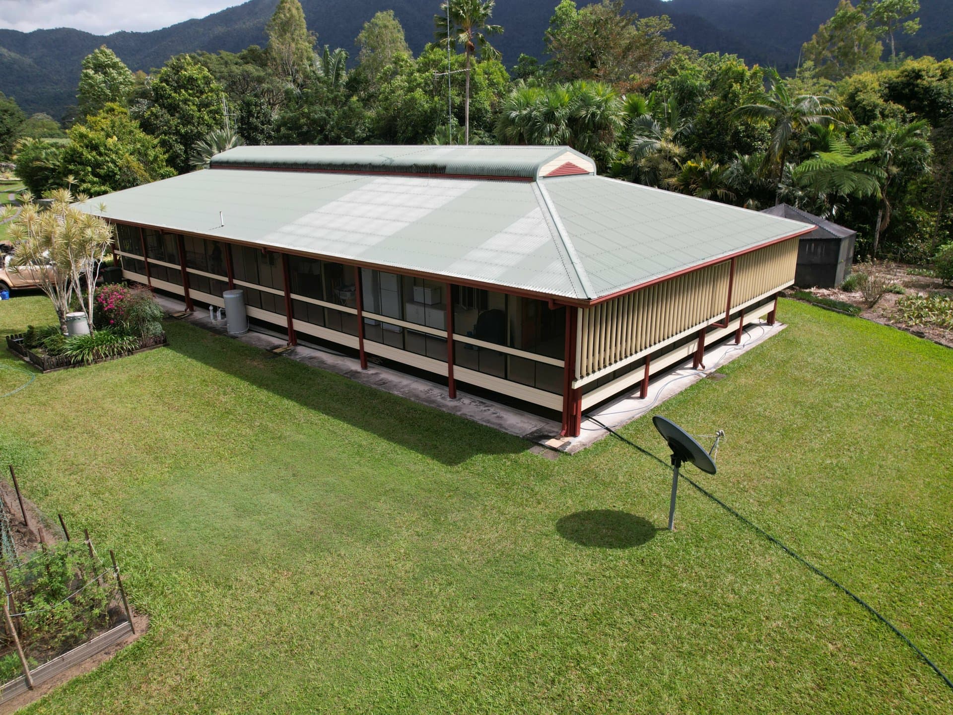 957 Kennedy Creek Rd, Carruchan, Carruchan - Thumbnail 2
