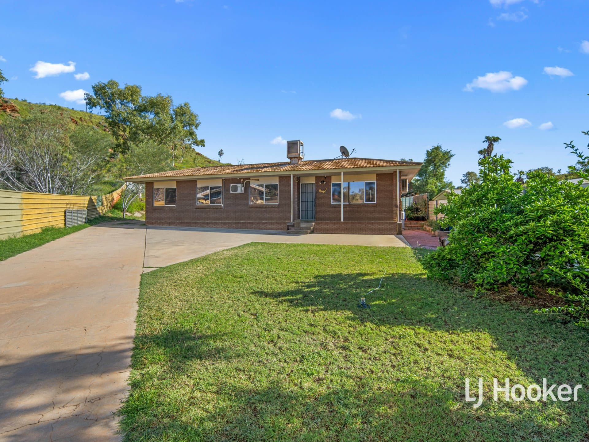 10 Lander Court, Larapinta, Larapinta - Image 1