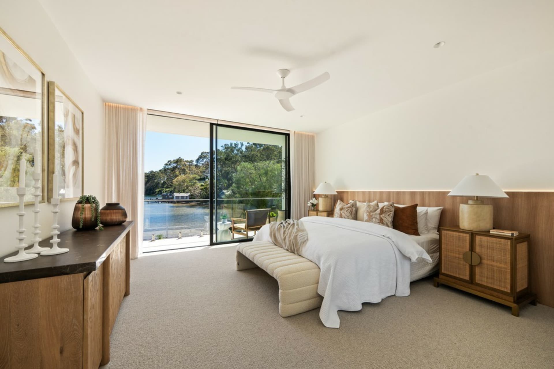120 Prince Alfred Parade, Newport - Thumbnail 3