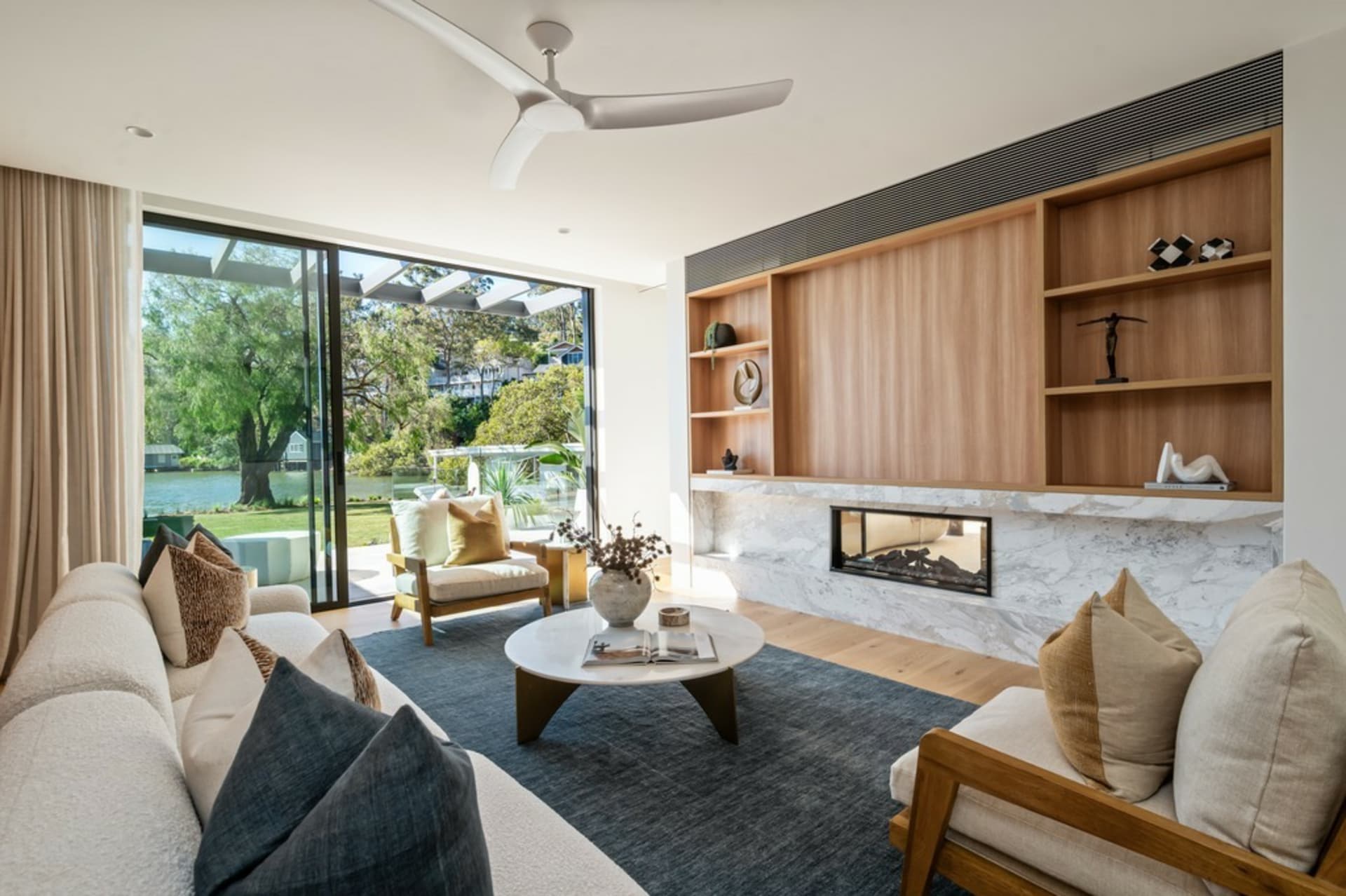 120A Prince Alfred Parade, Newport - Image 1