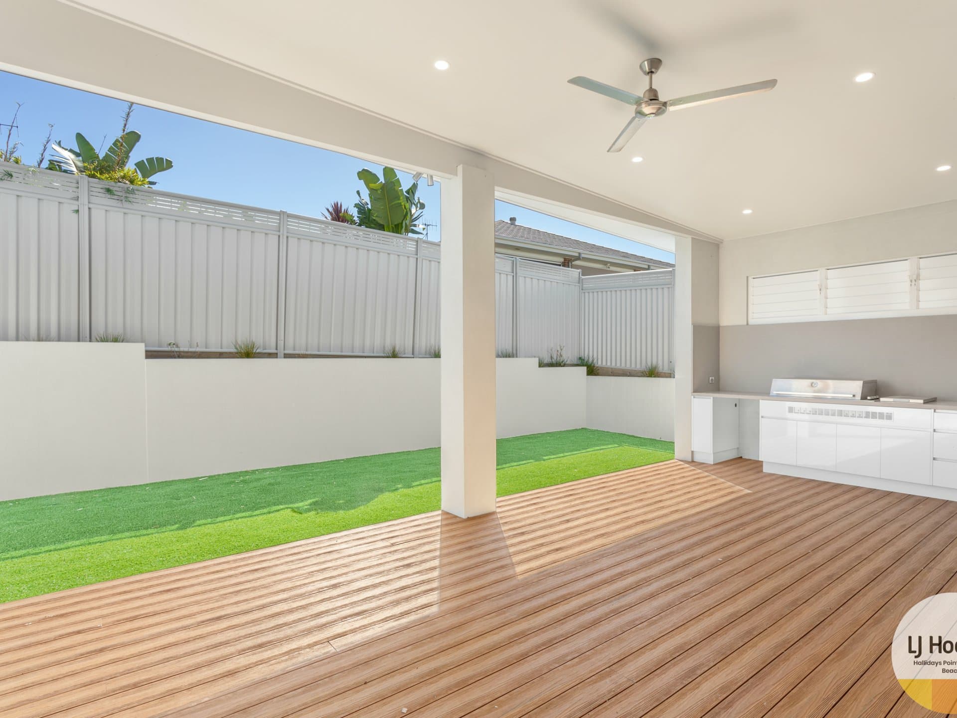 27 Shores Crescent, Diamond Beach, Diamond Beach - Thumbnail 5