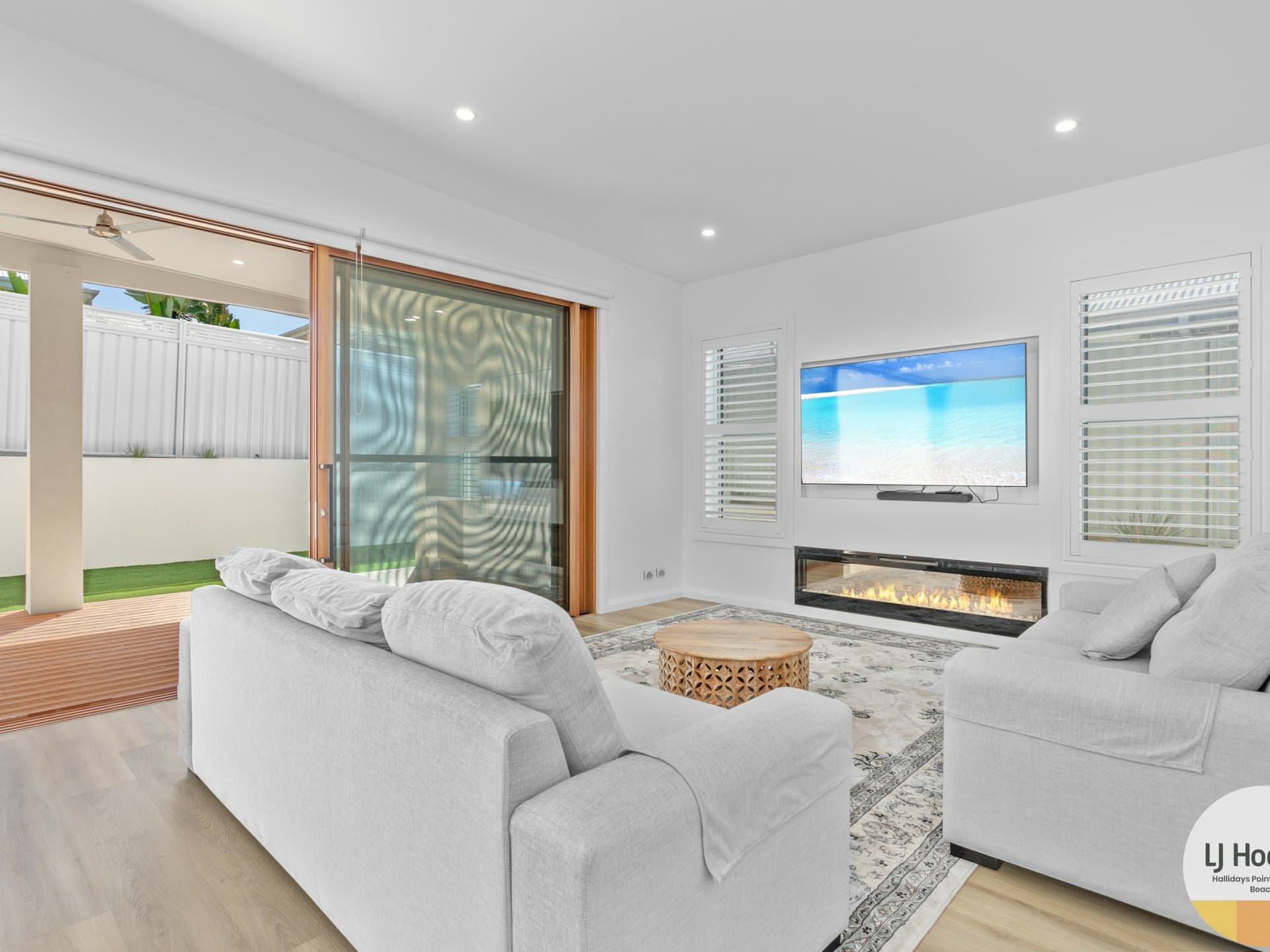 27 Shores Crescent, Diamond Beach, Diamond Beach - Thumbnail 6
