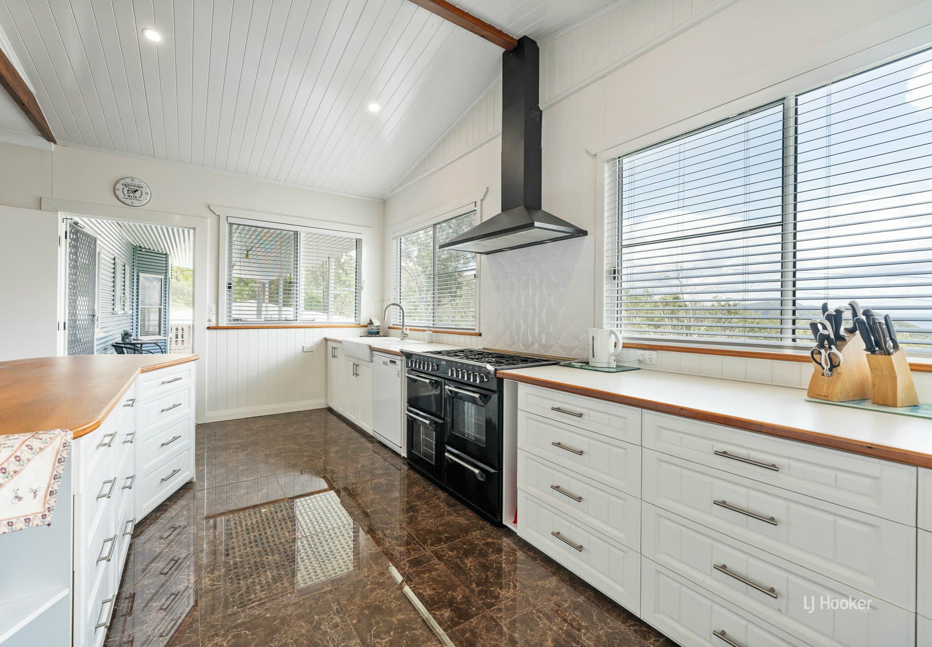 208 Highland Street, Esk, Esk - Thumbnail 4