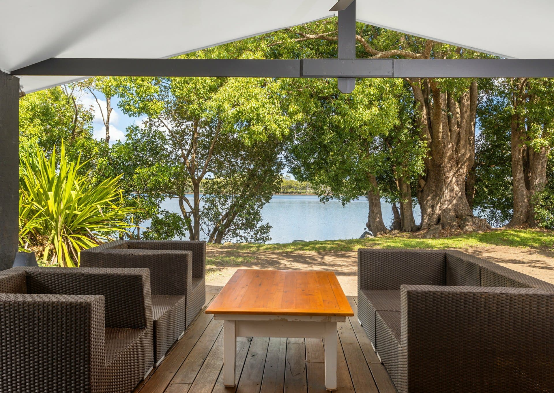 38 Allan Lane, Oxley Island, Oxley Island - Thumbnail 6