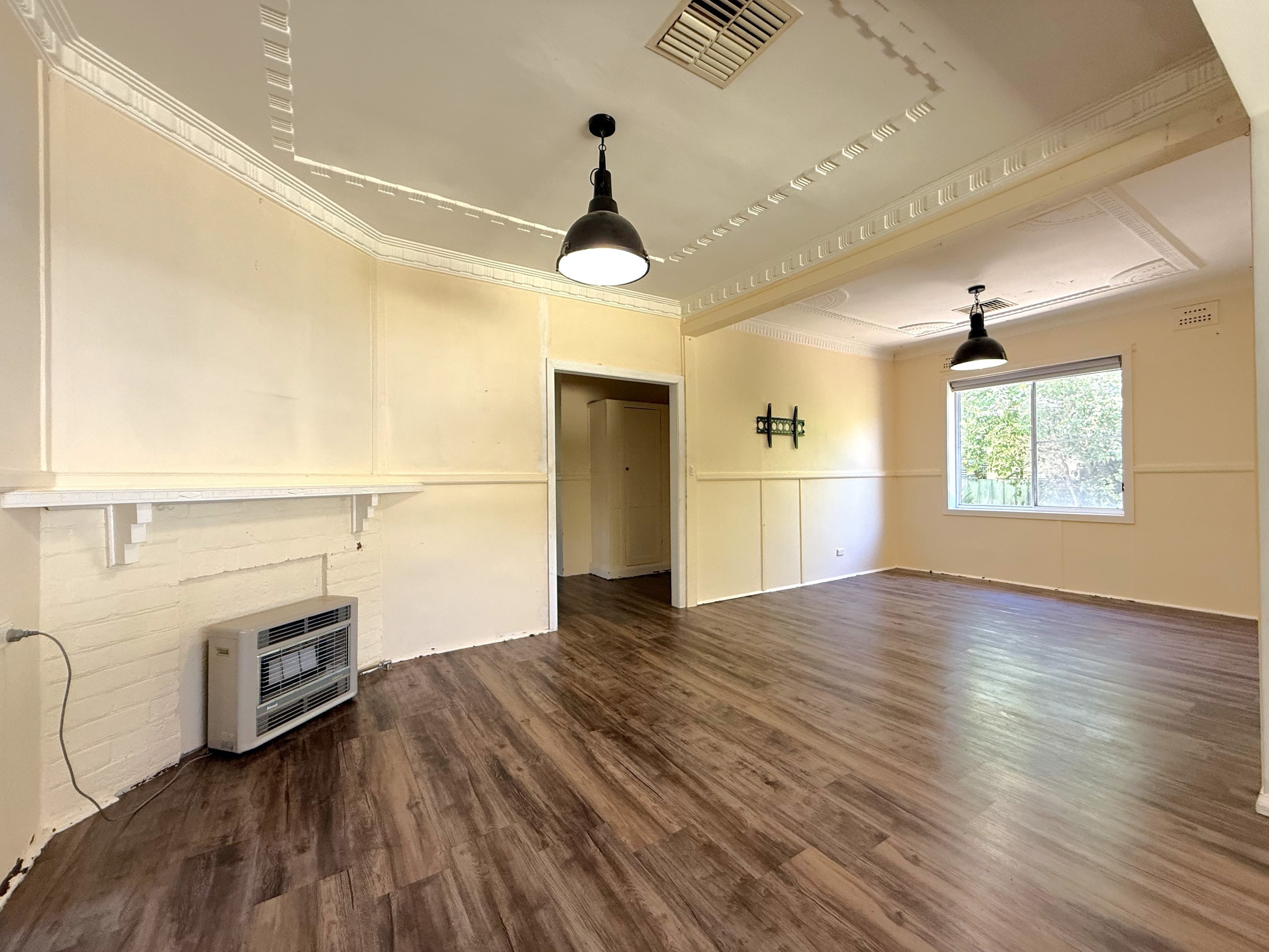 33 Lachlan Street, Young NSW 2594, Young - Thumbnail 2