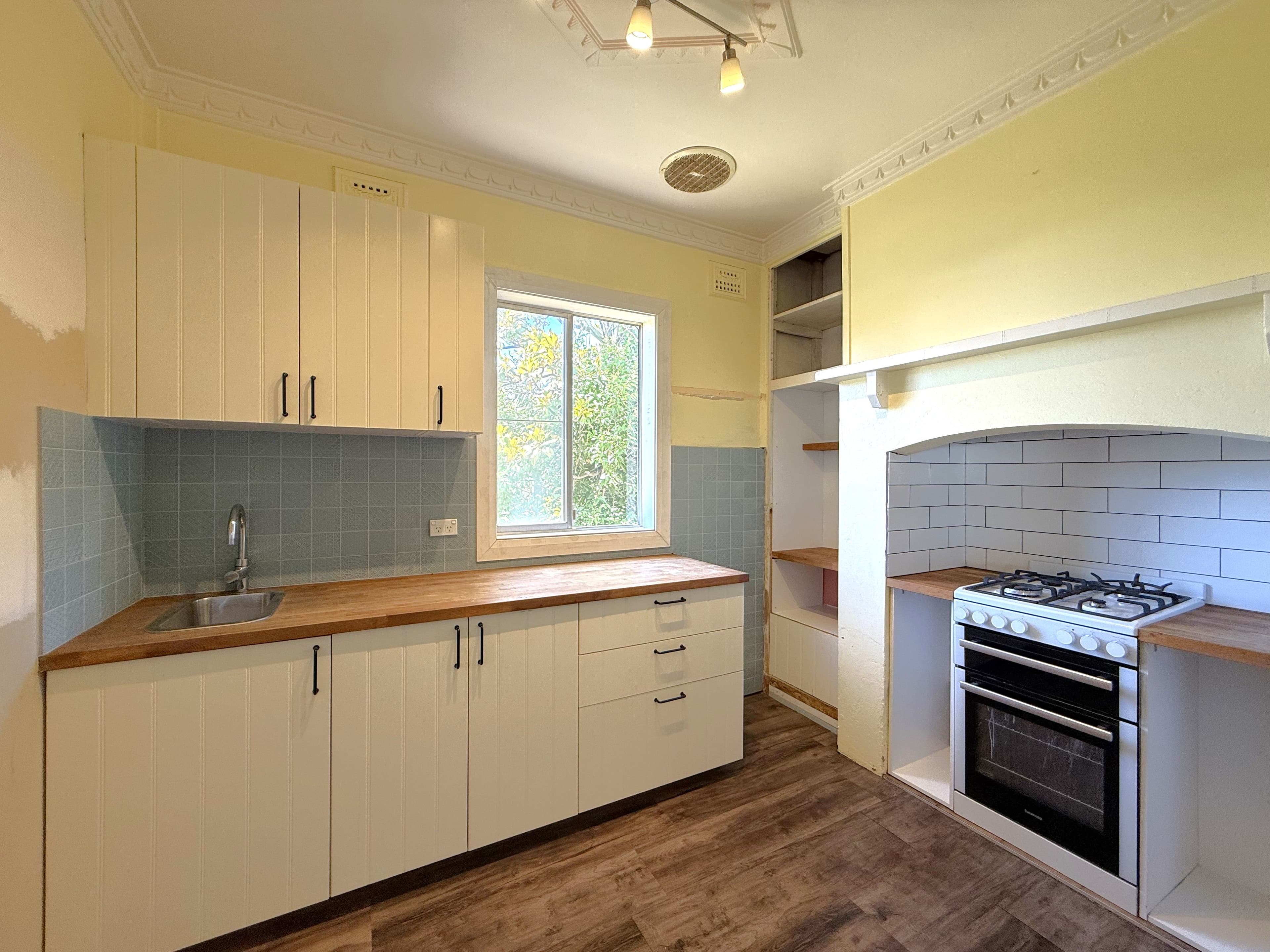 33 Lachlan Street, Young NSW 2594, Young - Thumbnail 3