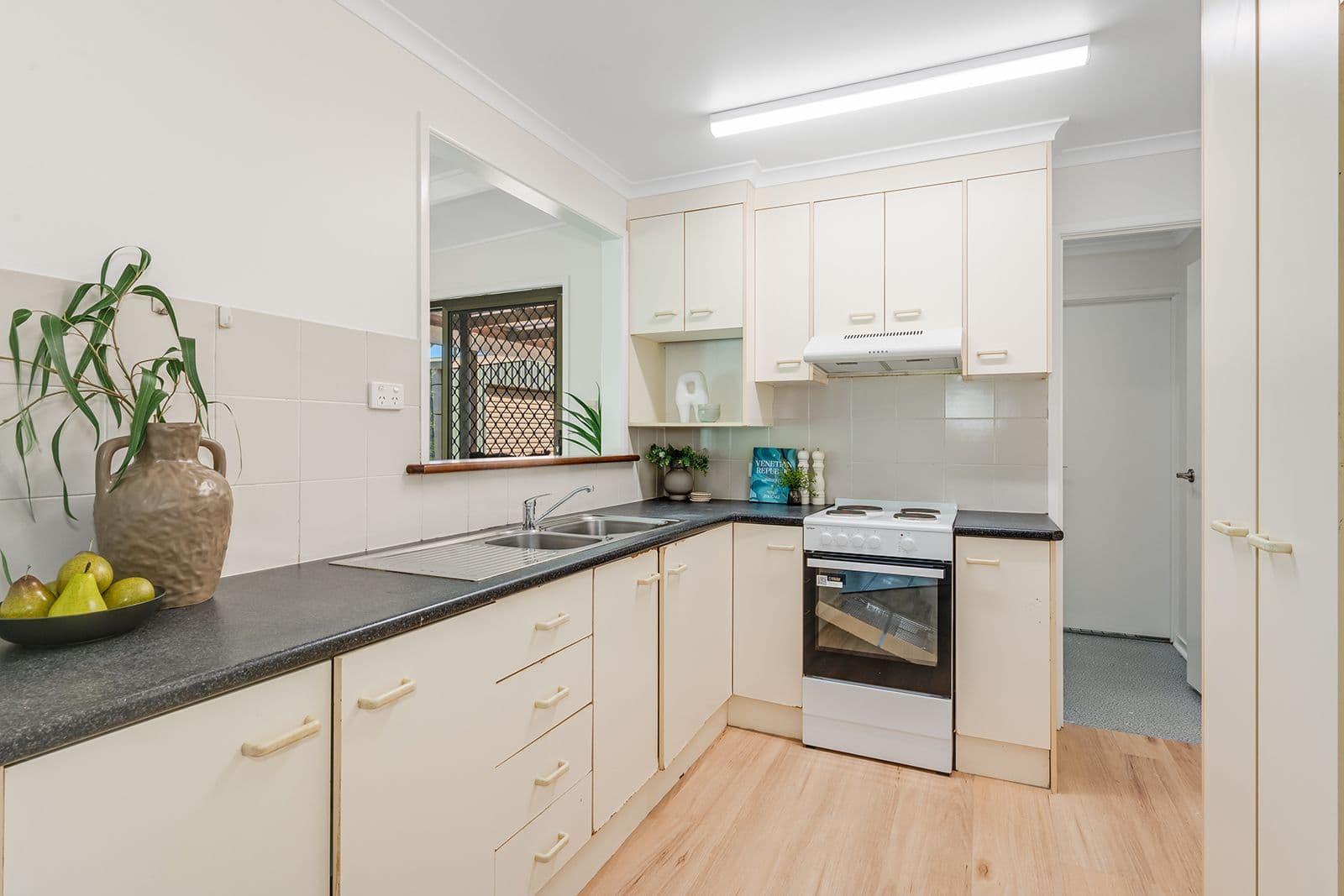64 Leonie Street, Deception Bay QLD 4508, Deception Bay - Thumbnail 6