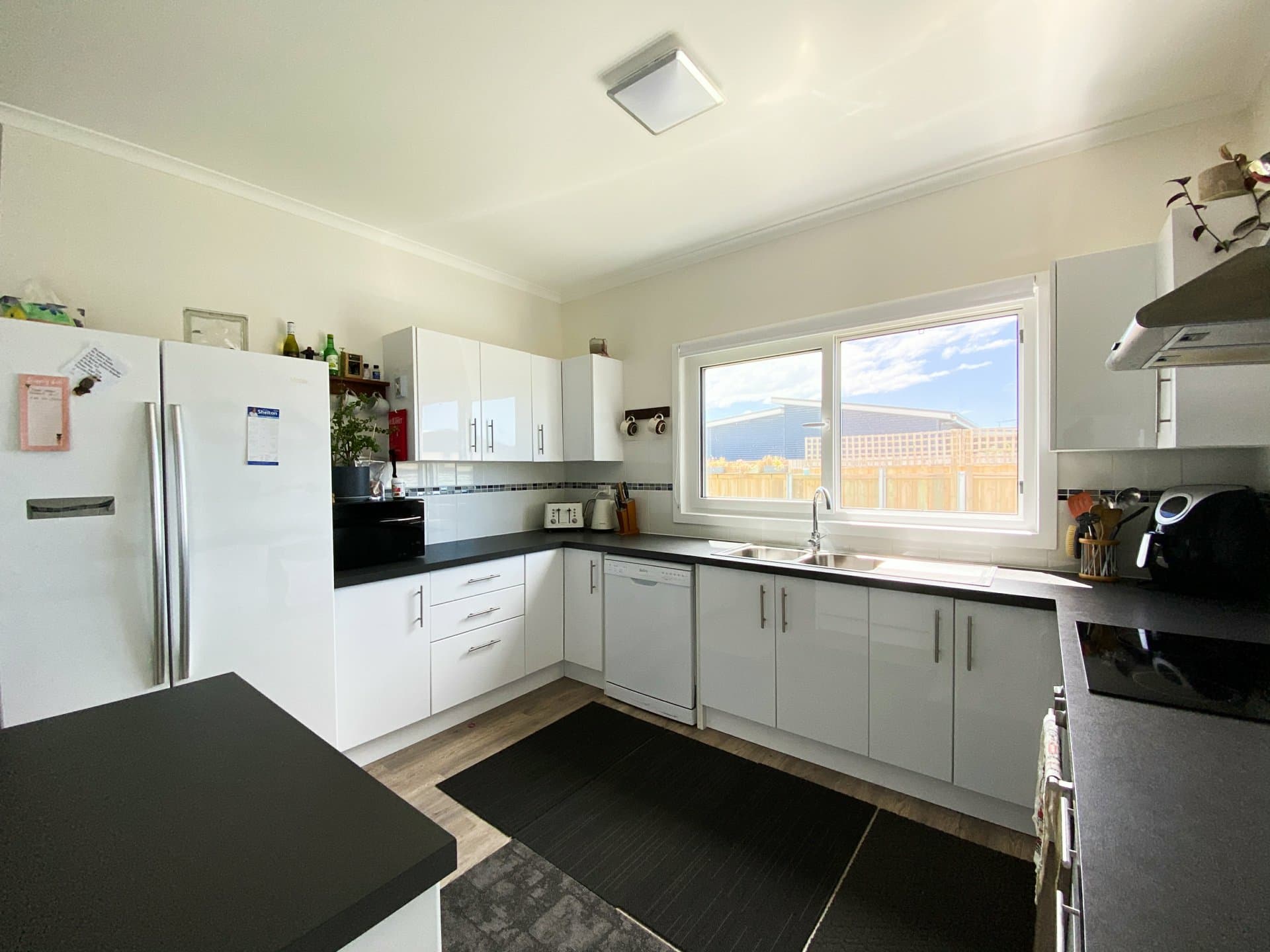 Unit 2/10 Stewart Court, St Helens, St Helens - Thumbnail 3