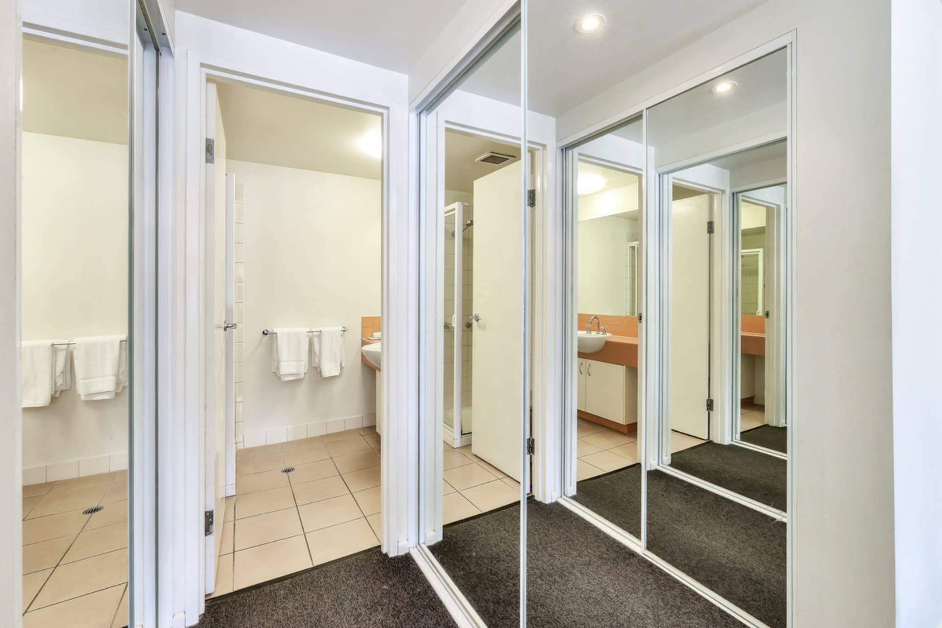 2031/55 Cavenagh Street, Darwin City, Darwin City - Thumbnail 8