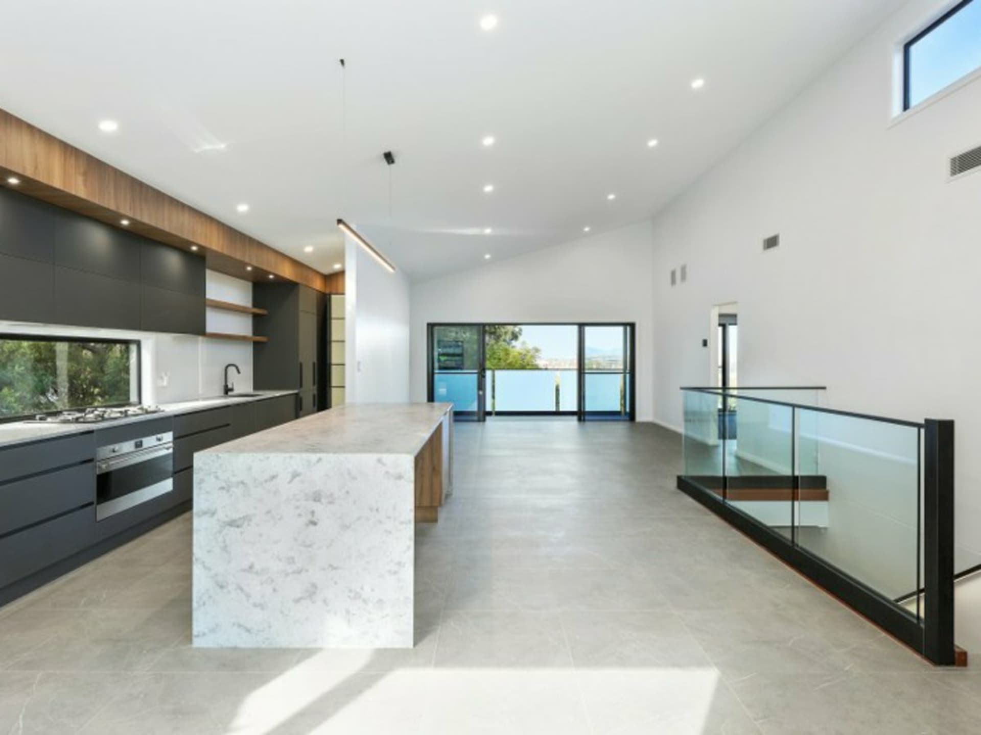 Unit 3/221 Carthage Street, East Tamworth, East Tamworth - Thumbnail 3