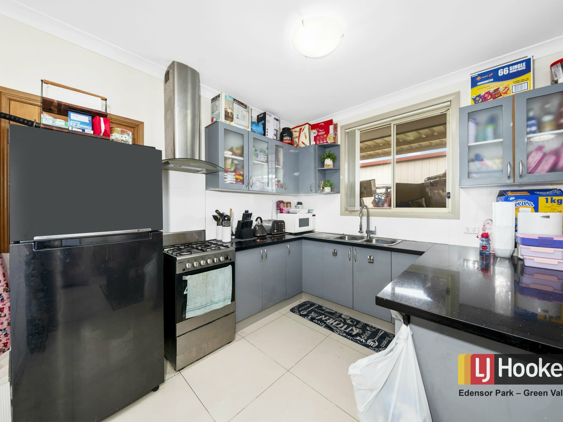 14 Romney Crescent, Miller, Miller - Thumbnail 8