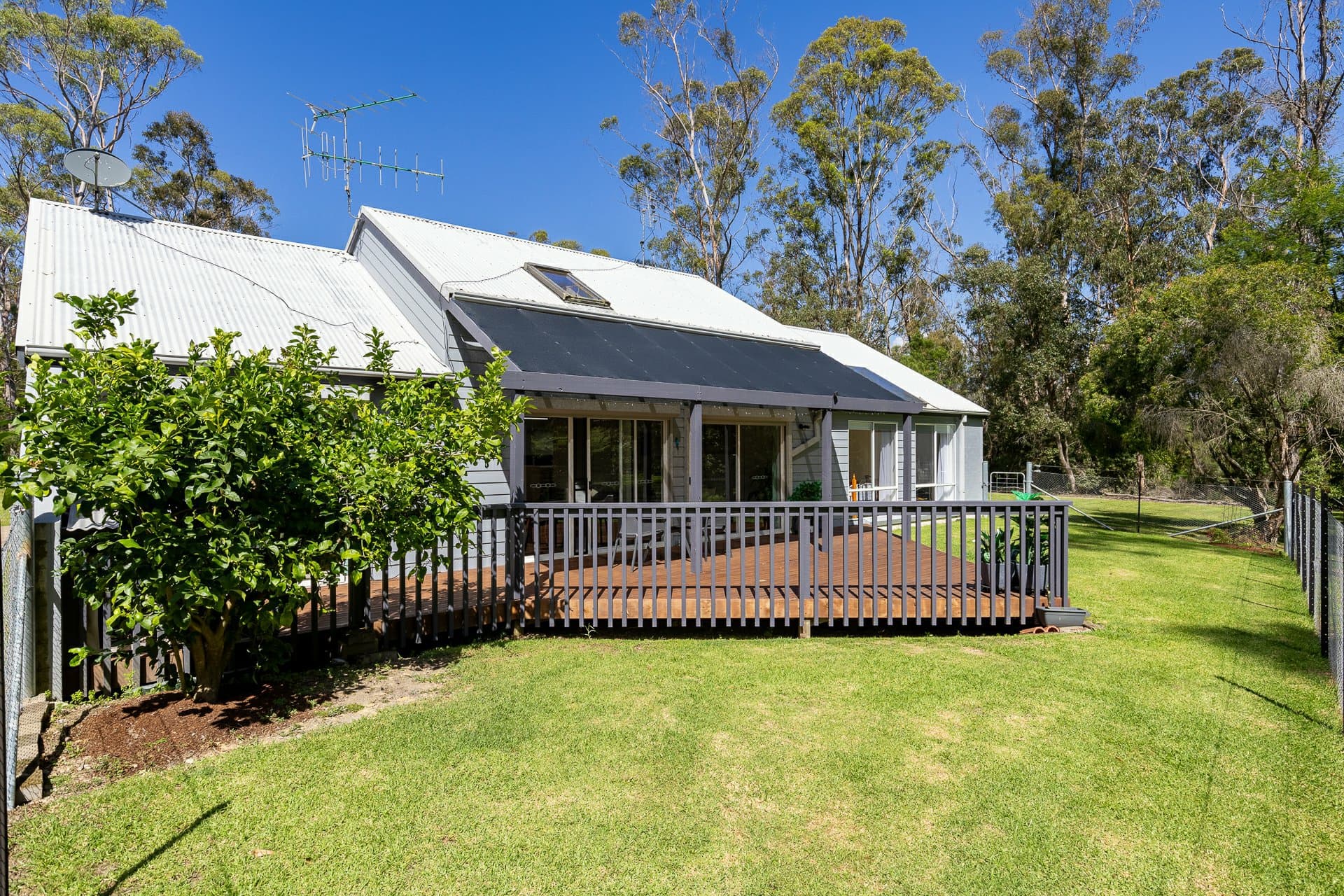 15 Strathmore Crescent, Kalaru, Kalaru - Thumbnail 2