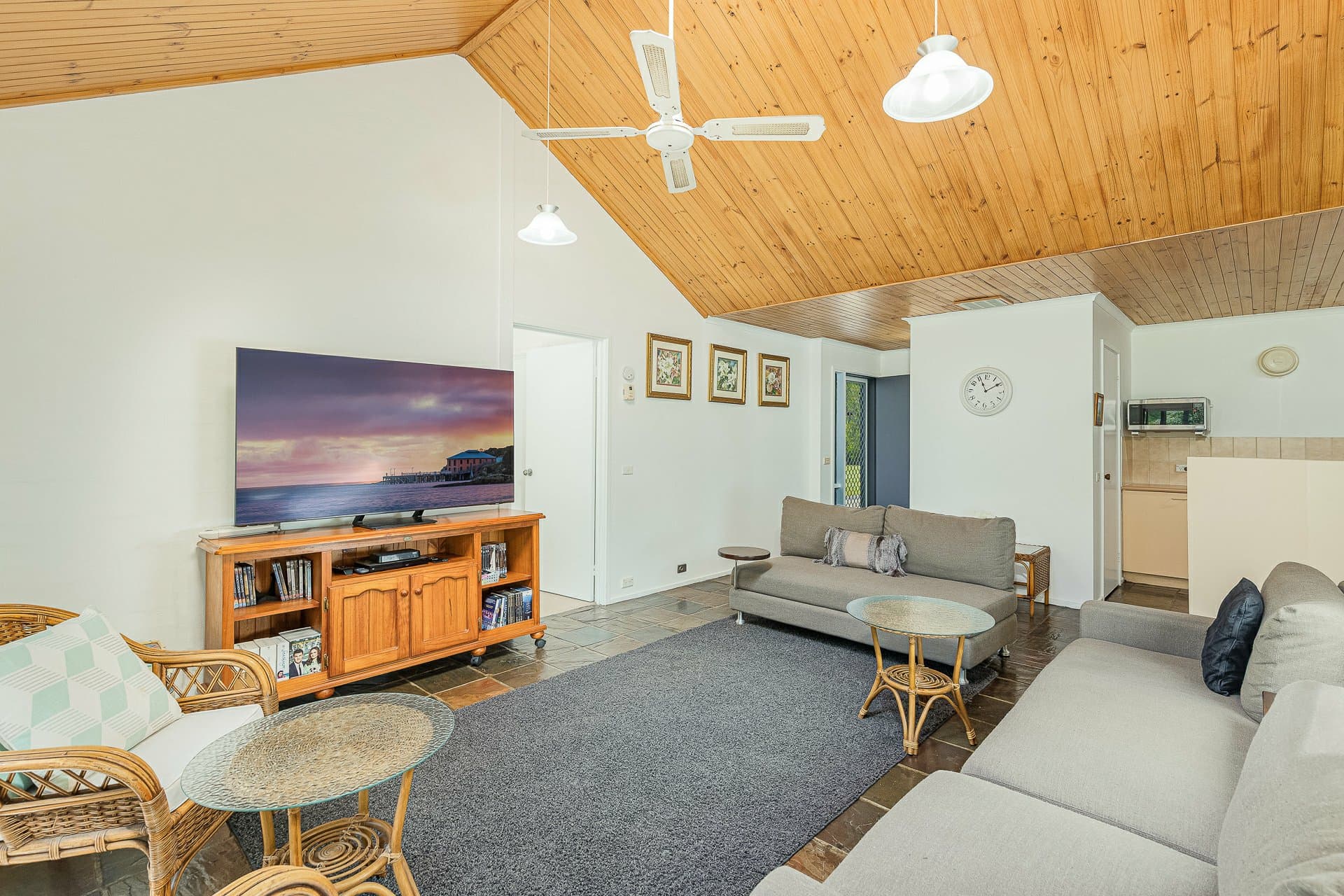15 Strathmore Crescent, Kalaru, Kalaru - Thumbnail 5