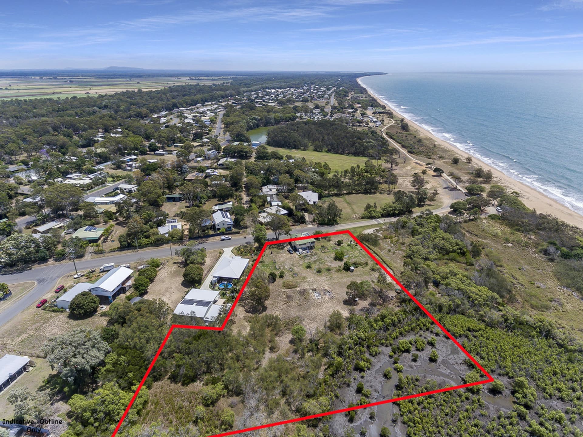 14 Lassig Street, Moore Park Beach, Moore Park Beach - Thumbnail 2