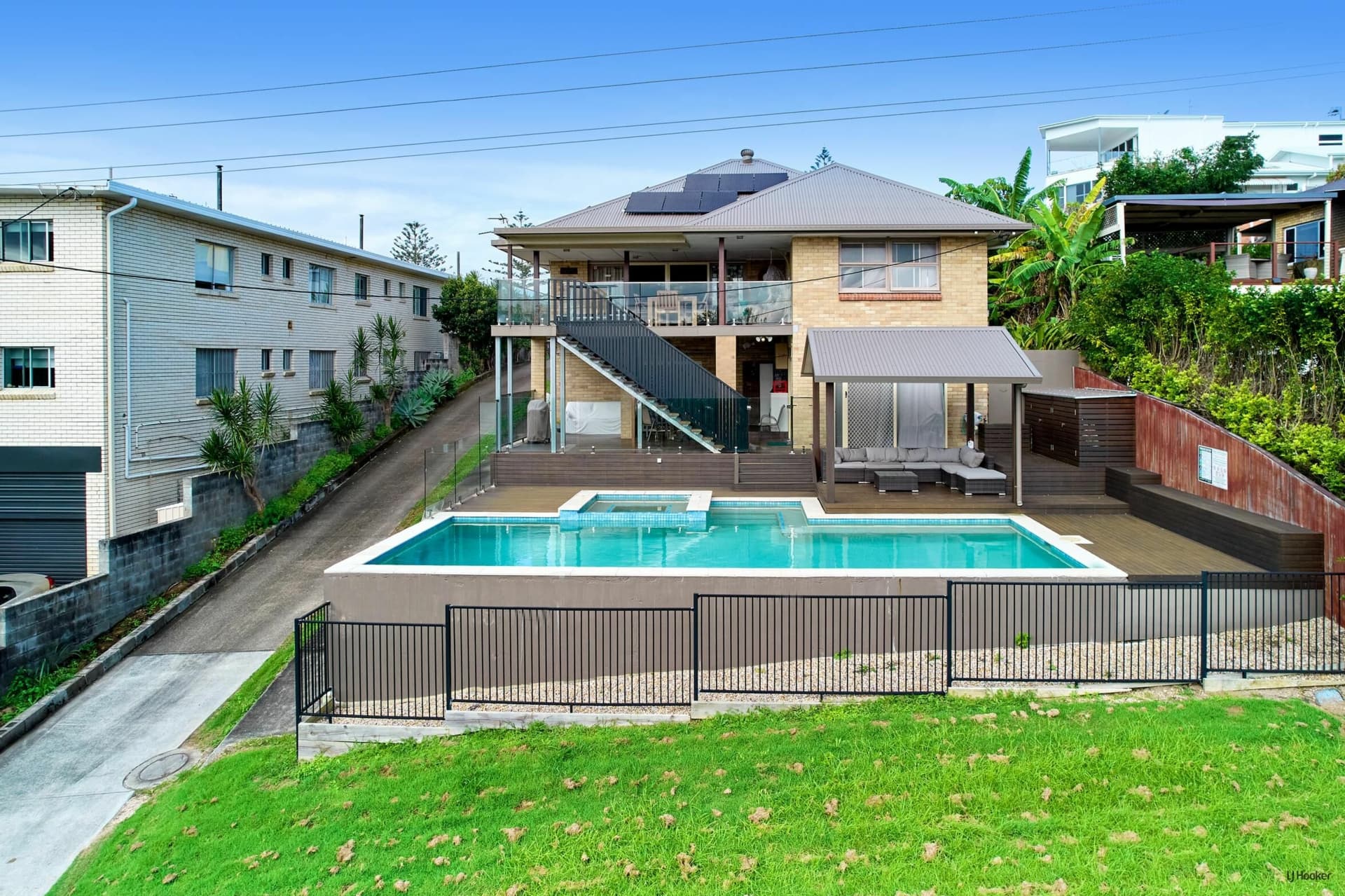 22 & 22A Rutledge Street, Coolangatta, Coolangatta - Thumbnail 4