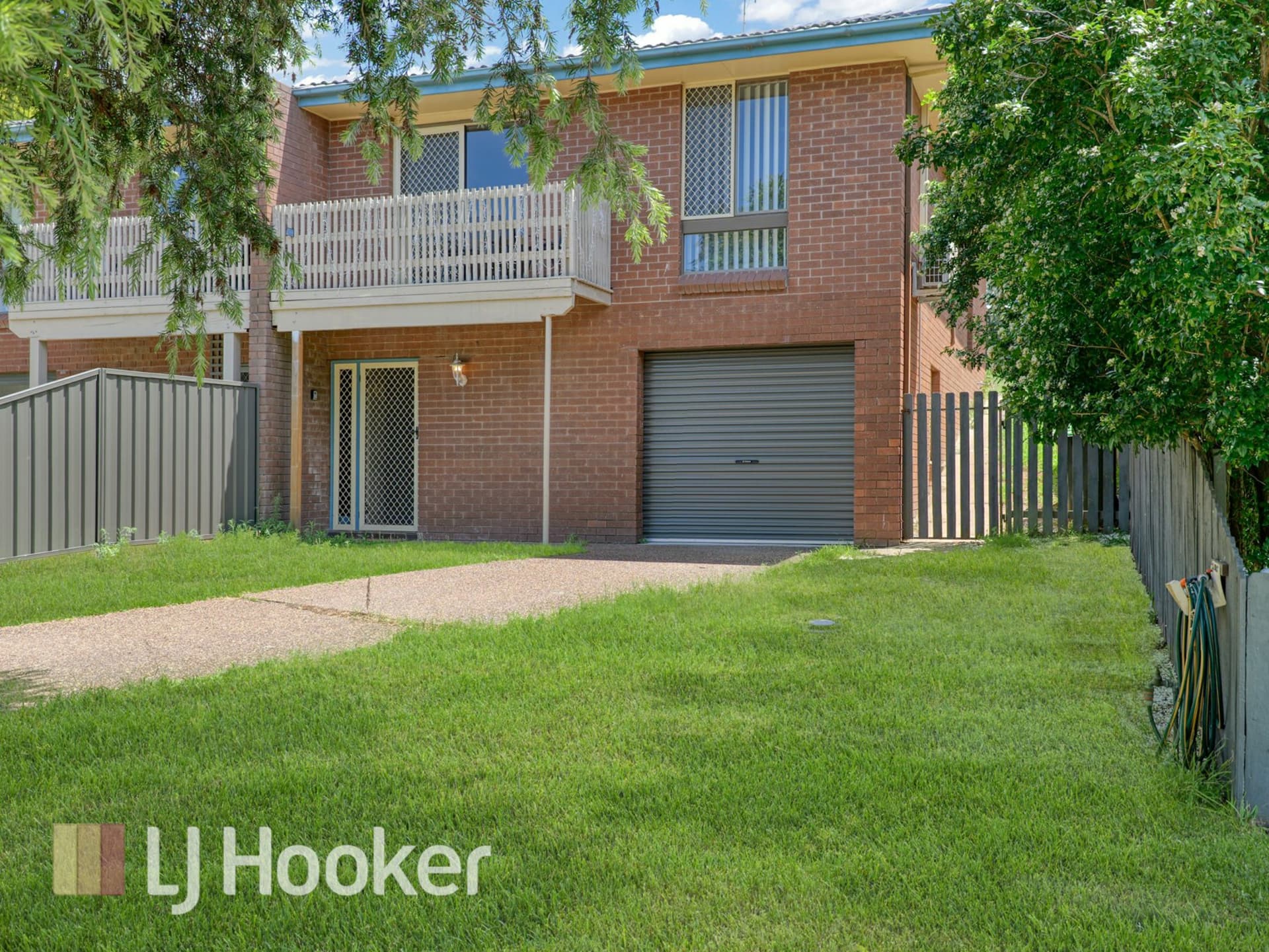 8 Button Close, Singleton, Singleton - Thumbnail 4