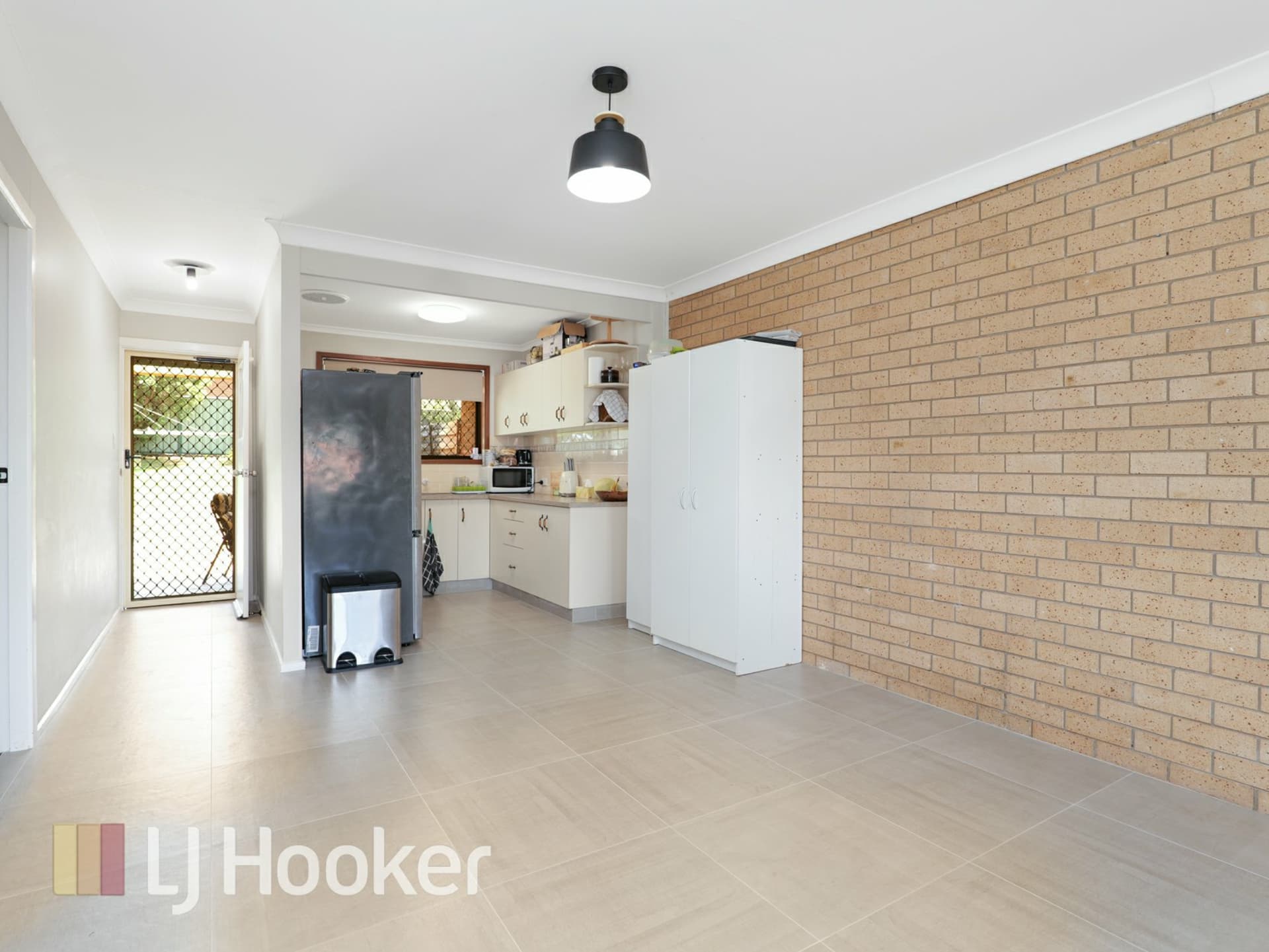 8 Button Close, Singleton, Singleton - Thumbnail 8