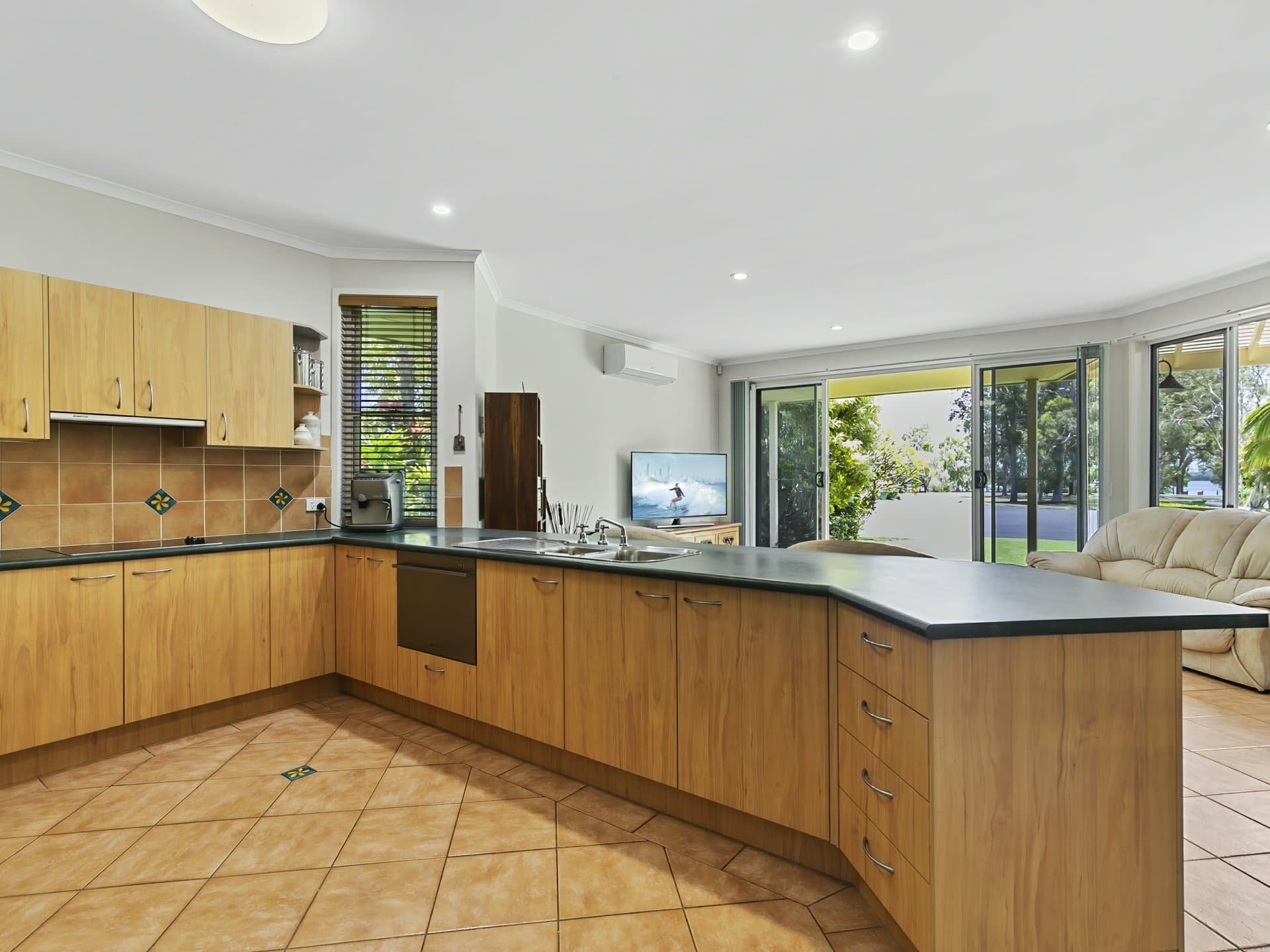 9 Eagle Court, Banksia Beach, Banksia Beach - Thumbnail 3