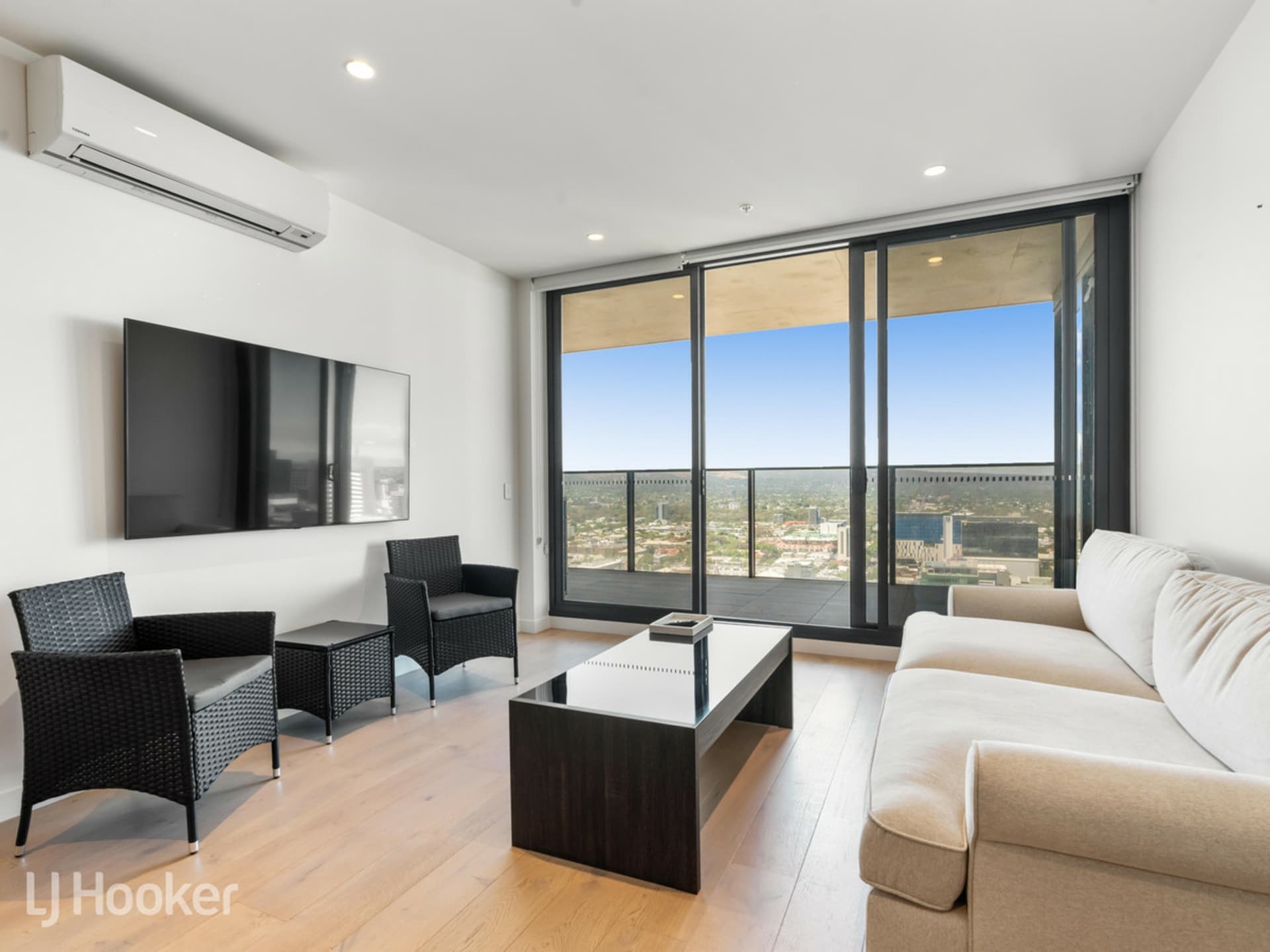 3106/17 Austin Street, Adelaide, Adelaide - Thumbnail 2