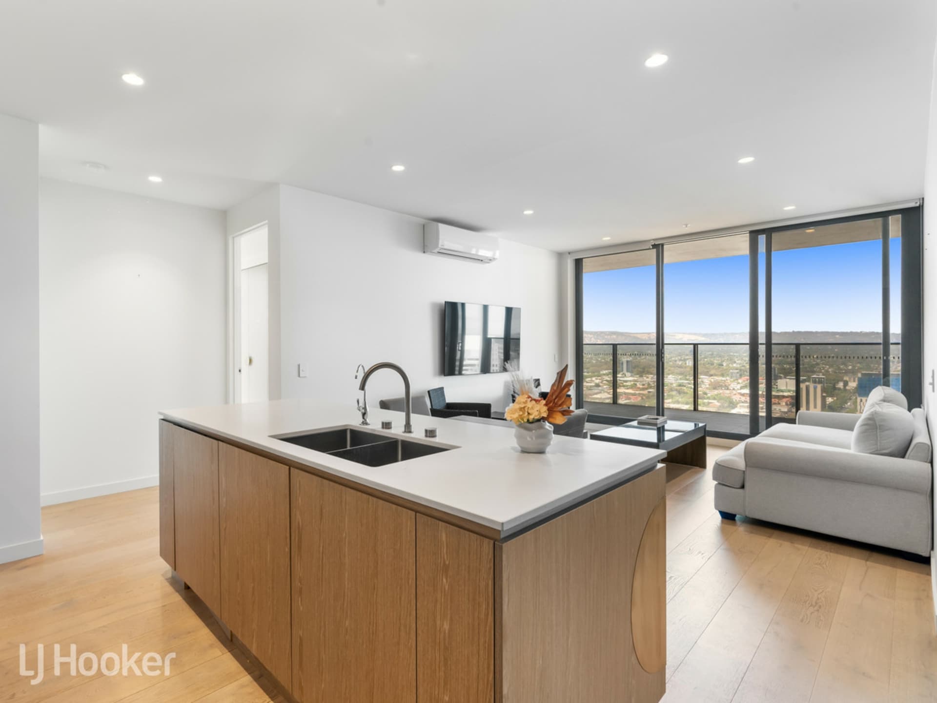 3106/17 Austin Street, Adelaide, Adelaide - Thumbnail 3
