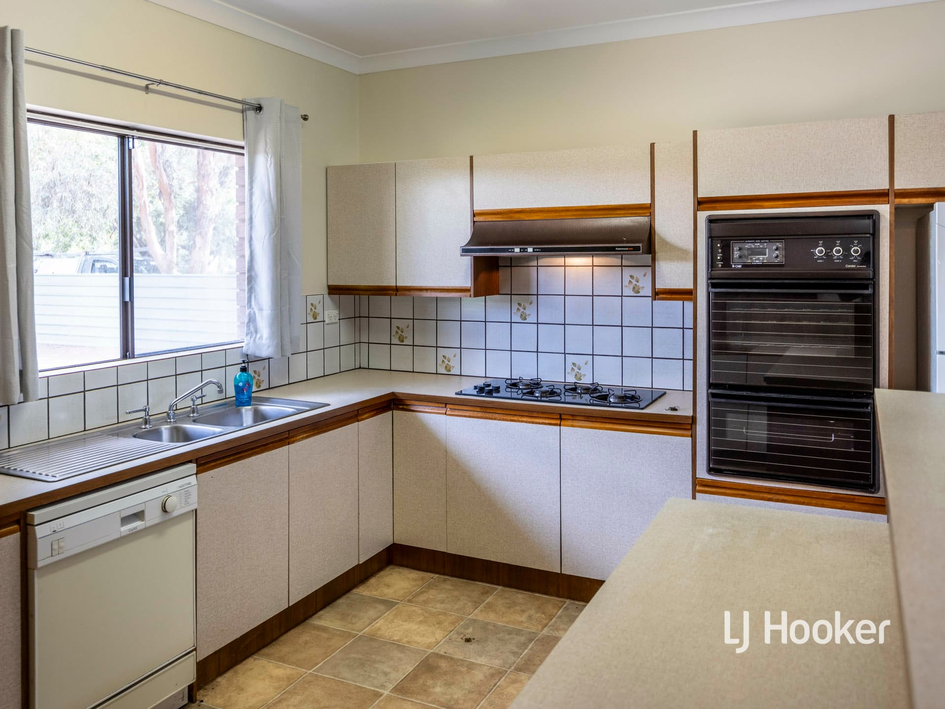 13 Renner Street, East Side, East Side - Thumbnail 5