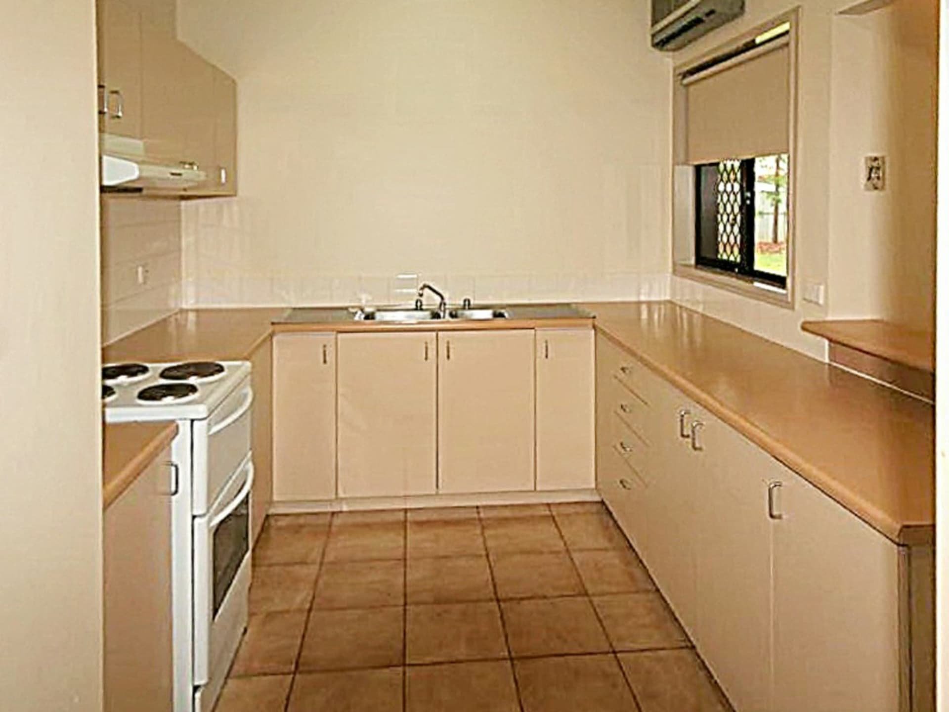 4 Wallace Court, Katherine, Katherine - Thumbnail 3