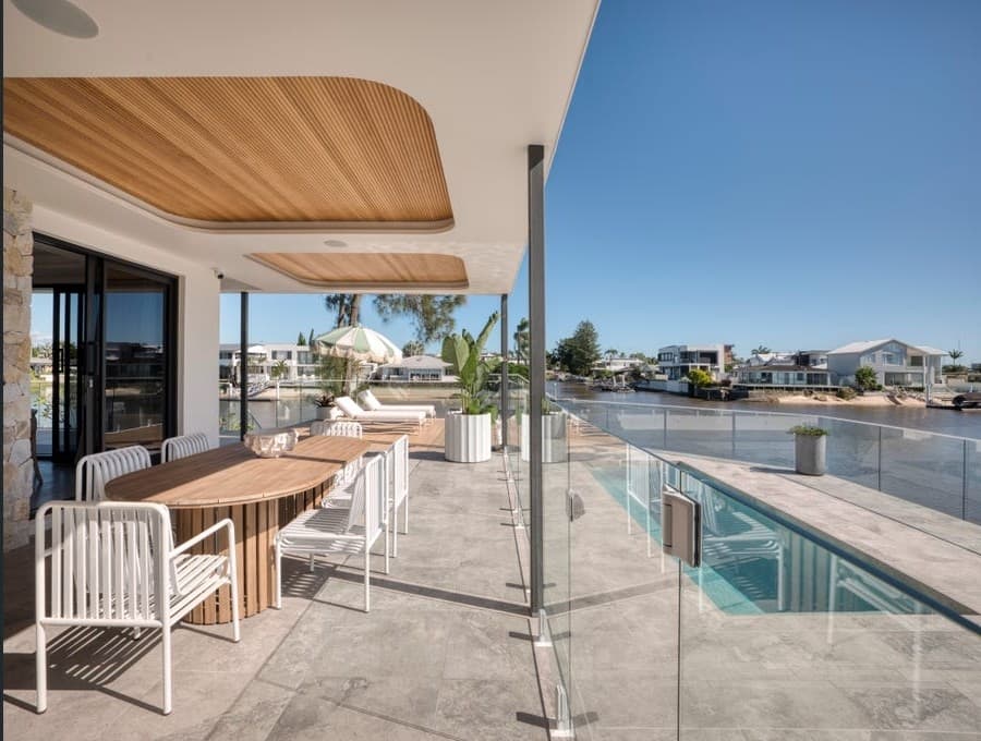 15 Cresta Court, Broadbeach Waters - Image 1