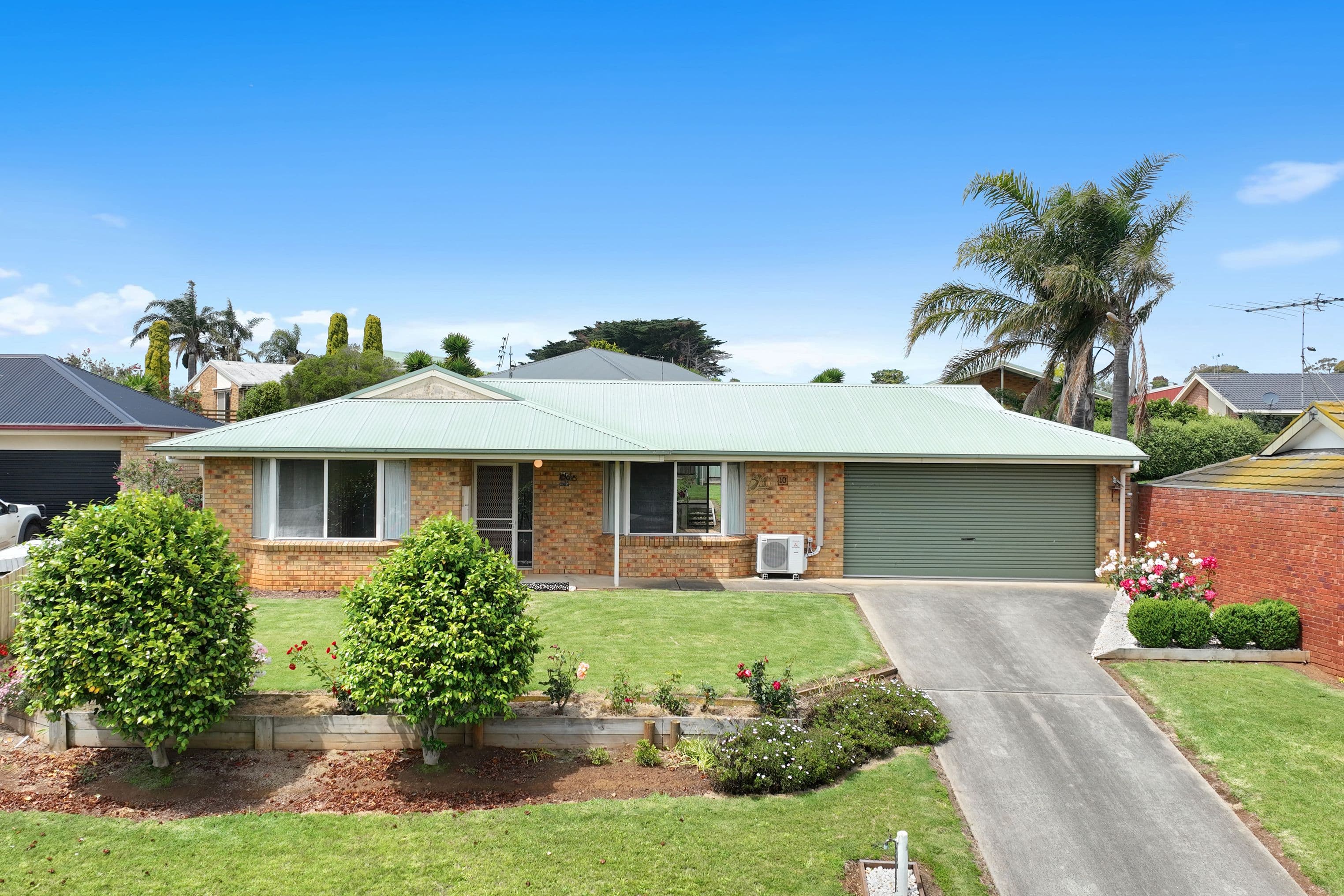 10 Scarlett Close, Leongatha VIC 3953, Leongatha - Image 1