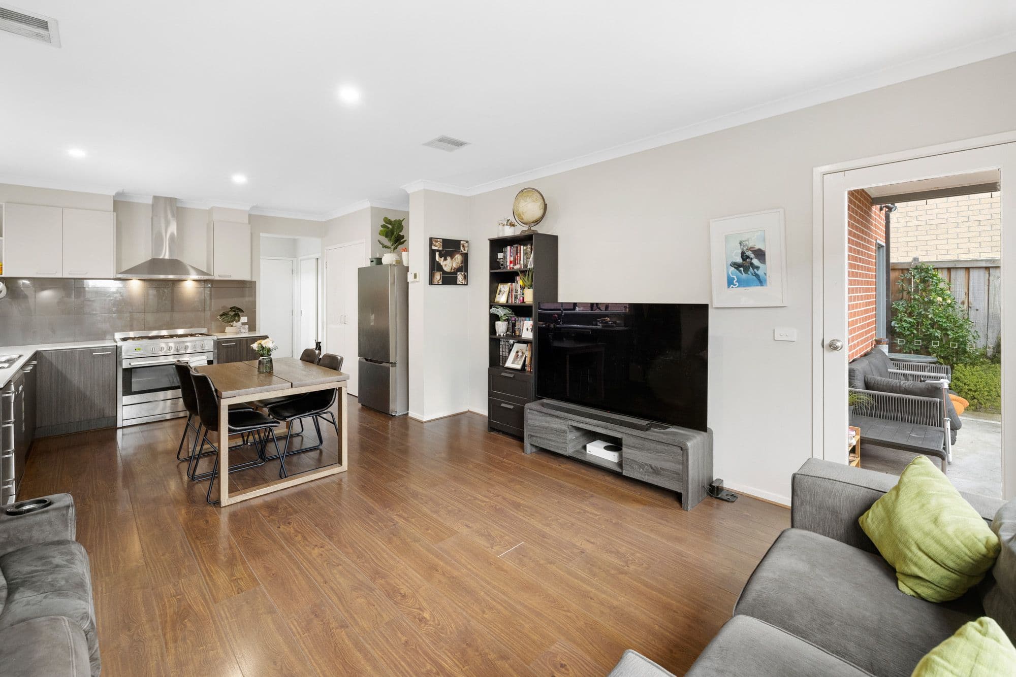 44 Middleton Drive, Point Cook VIC 3030, Point Cook - Thumbnail 2