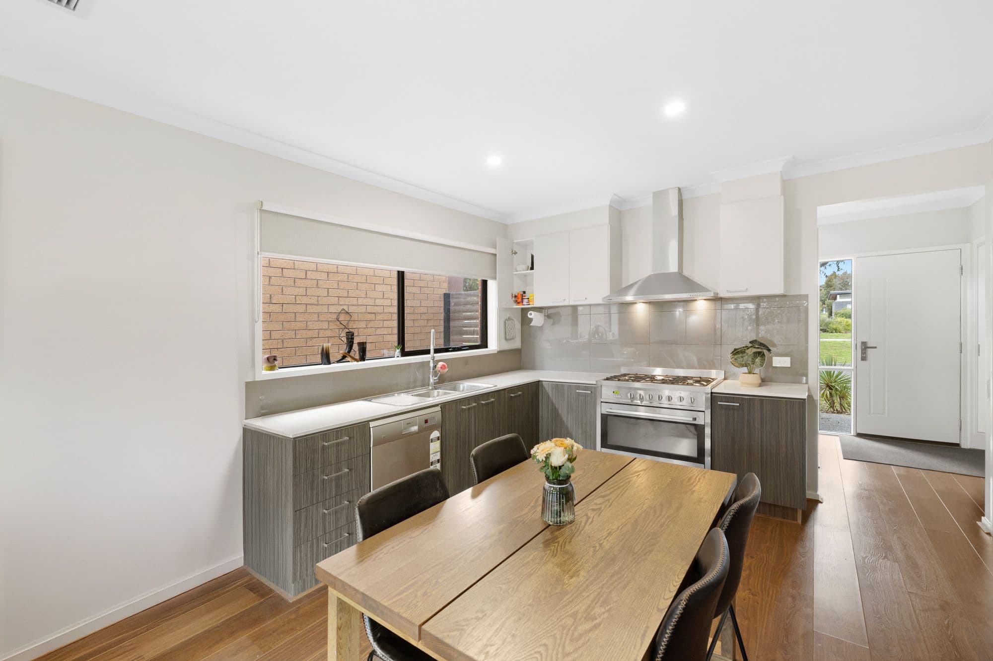 44 Middleton Drive, Point Cook VIC 3030, Point Cook - Thumbnail 3