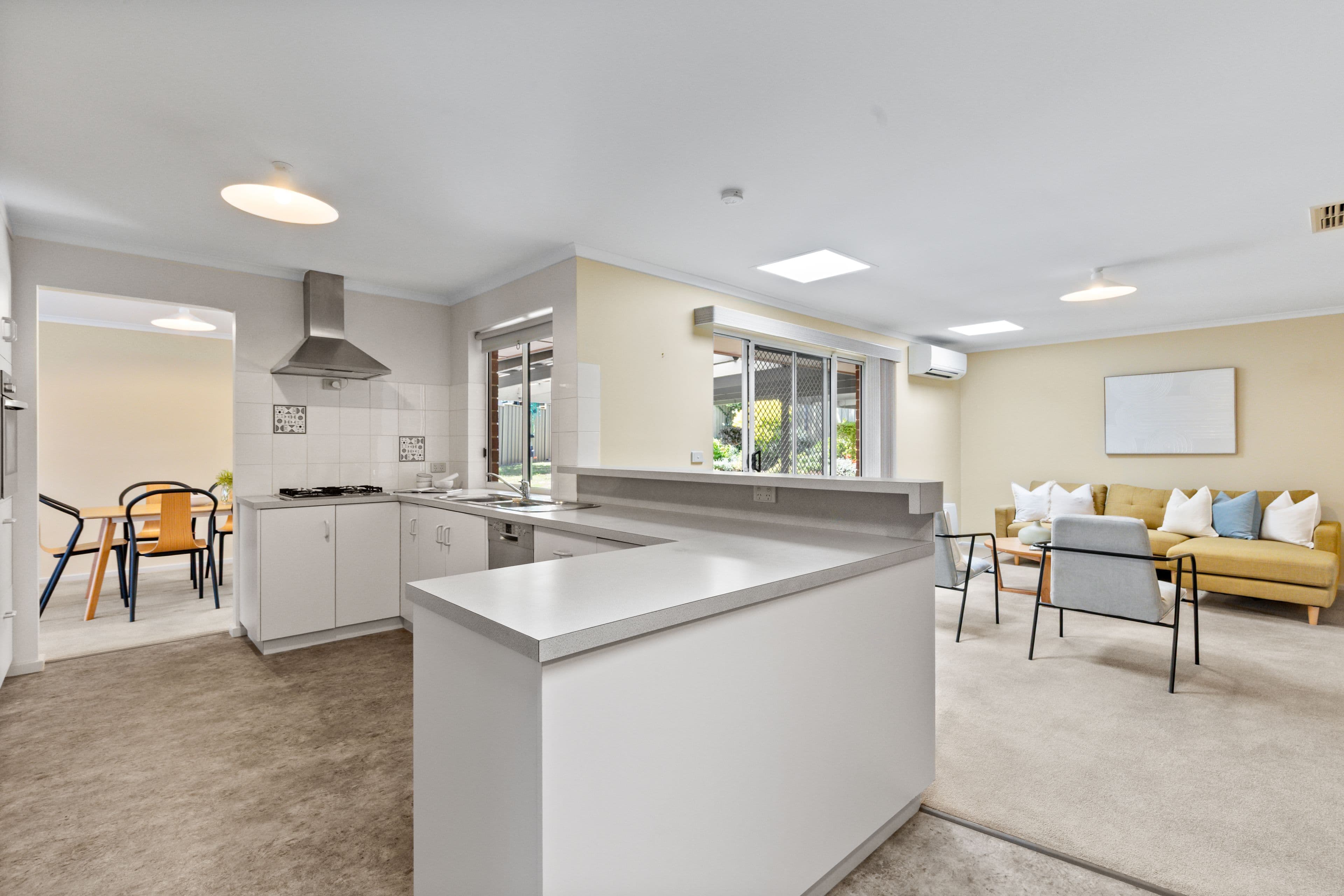 16 Hayford Crescent, Morphett Vale SA 5162, Morphett Vale - Thumbnail 2