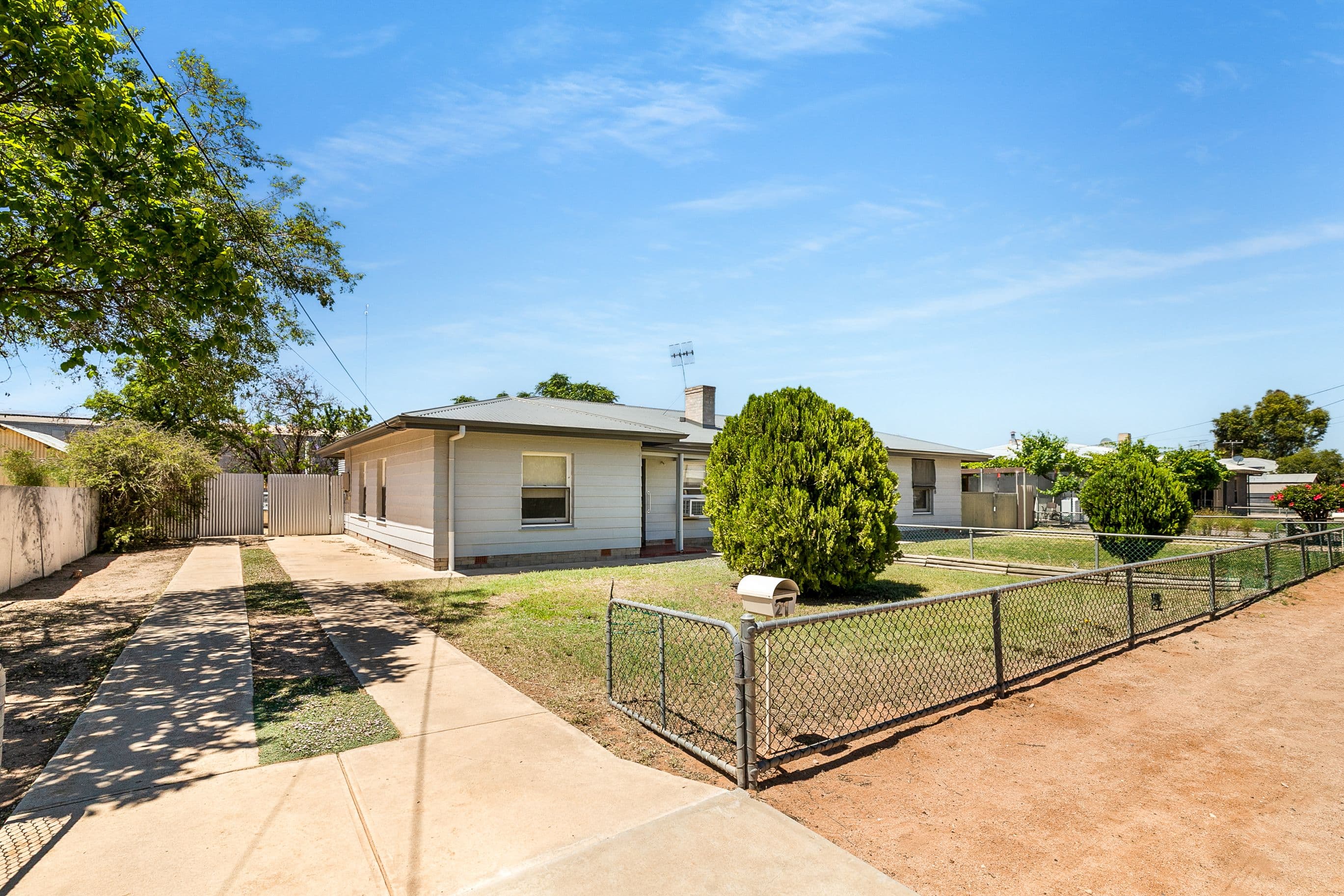 21 & 23 Acacia Crescent, Renmark SA 5341, Renmark - Thumbnail 3