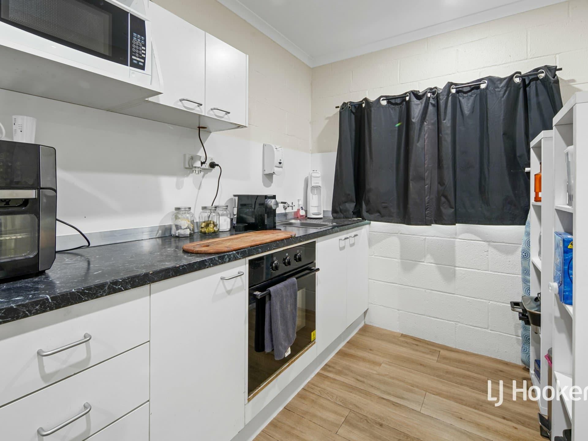 1B Raggatt Street, East Side, East Side - Thumbnail 3