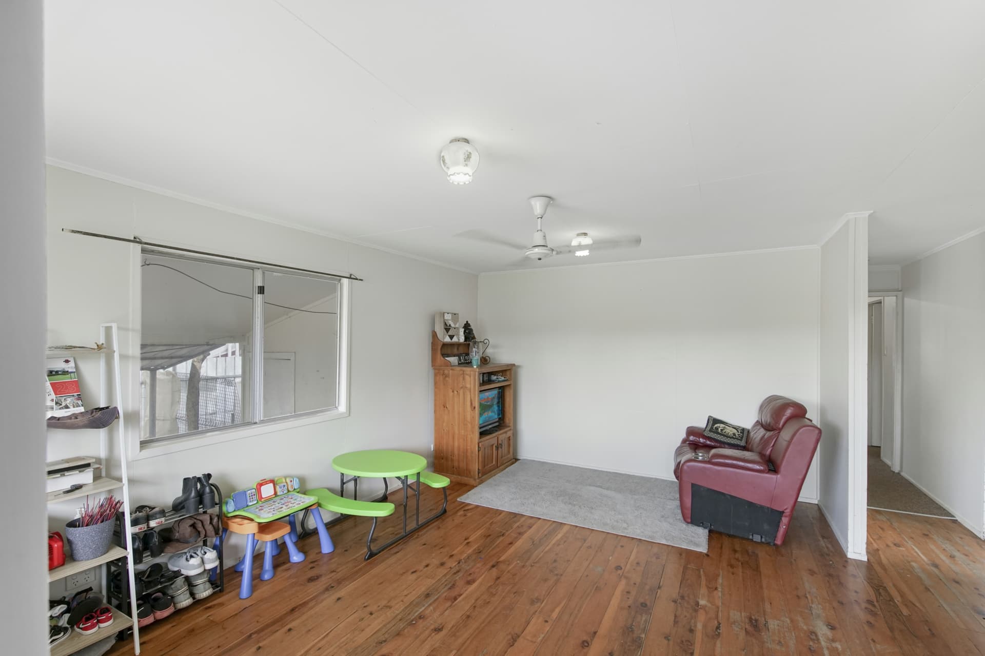 9 Perry Street, Dysart, Dysart - Thumbnail 2