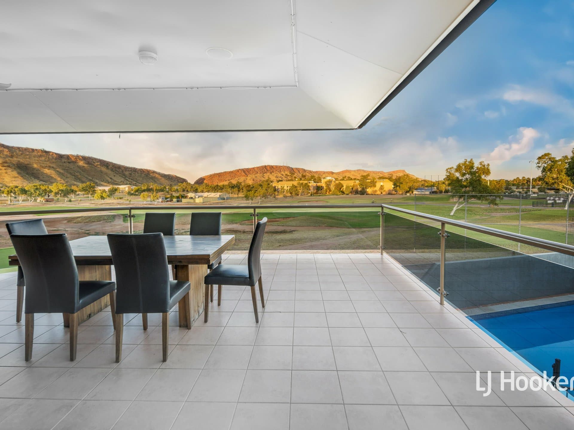 157 Cromwell Drive, Desert Springs, Desert Springs - Thumbnail 3
