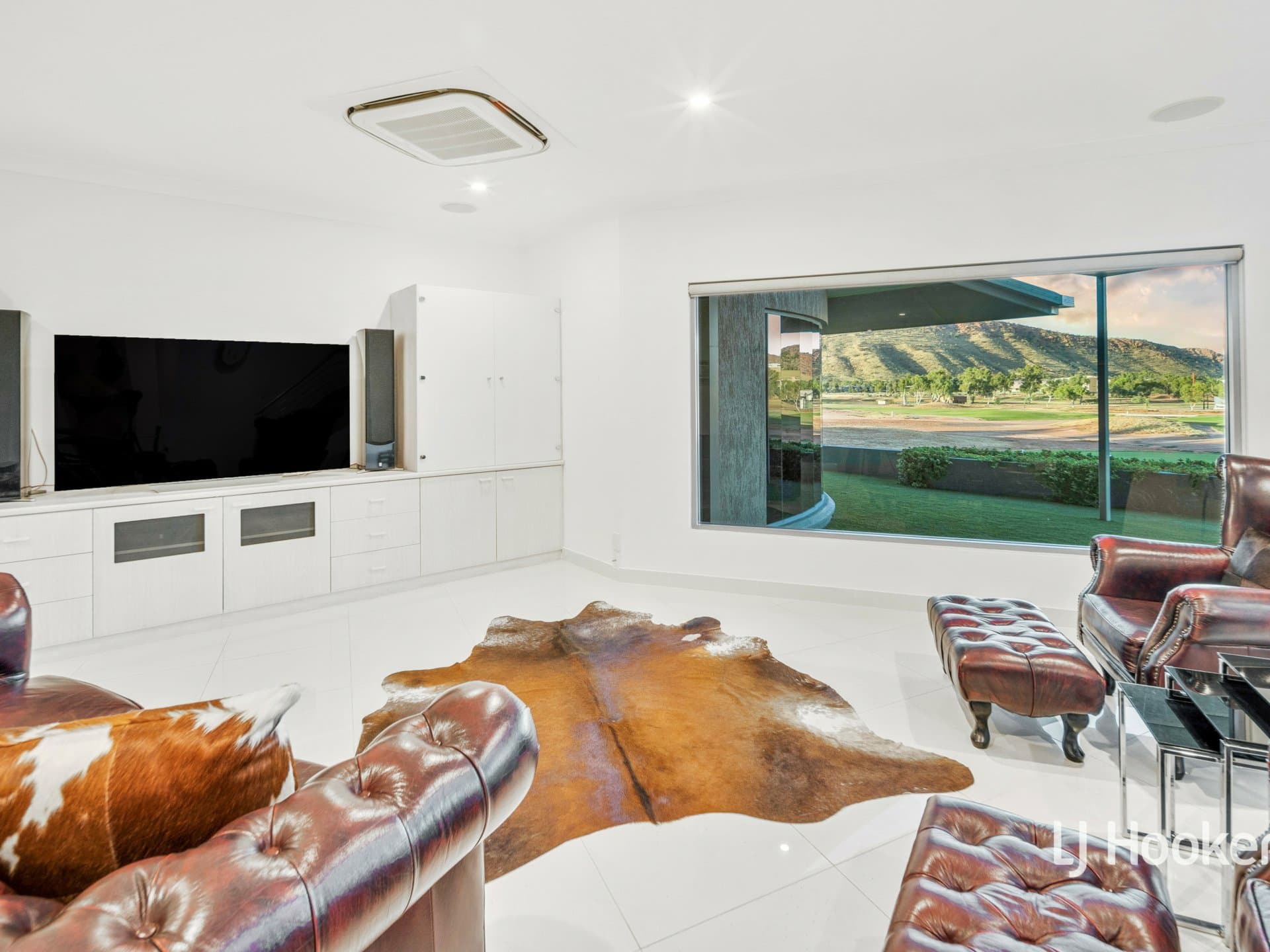 157 Cromwell Drive, Desert Springs, Desert Springs - Thumbnail 6