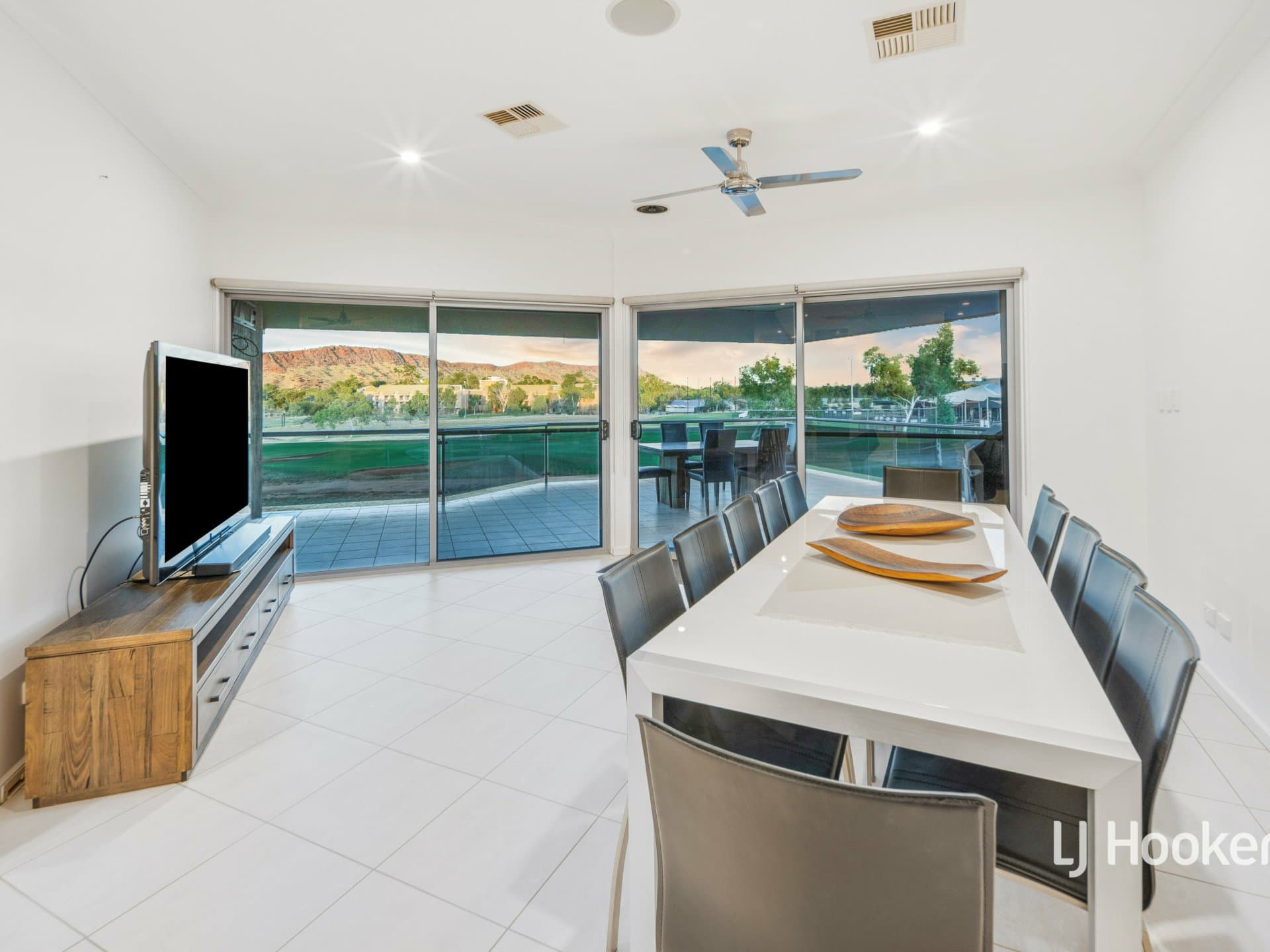 157 Cromwell Drive, Desert Springs, Desert Springs - Thumbnail 8